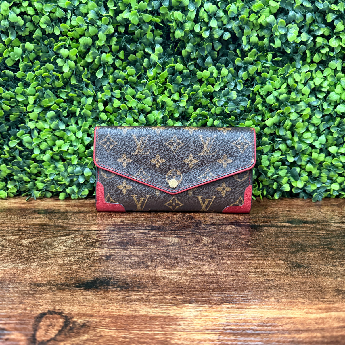 Louis Vuitton Monogram Retiro Sarah Wallet Red Trim