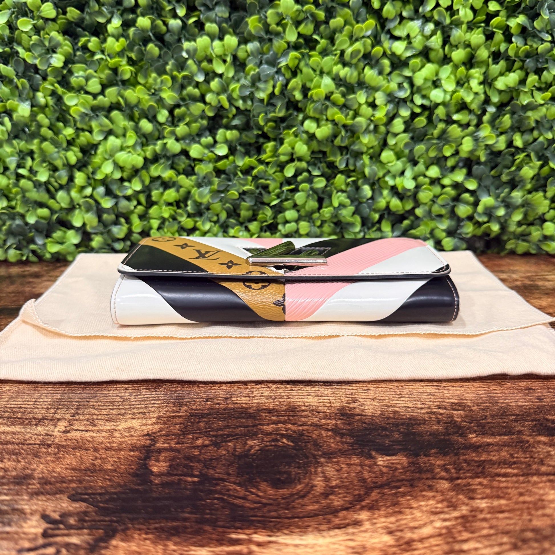 Louis Vuitton Twist Wallet Chevron Limited Edition