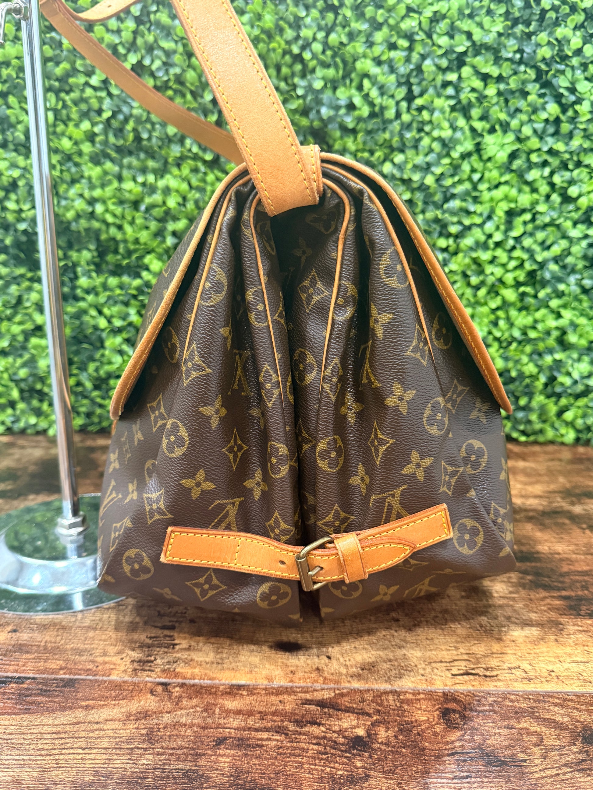 Louis Vuitton Saumur 30 Monogram