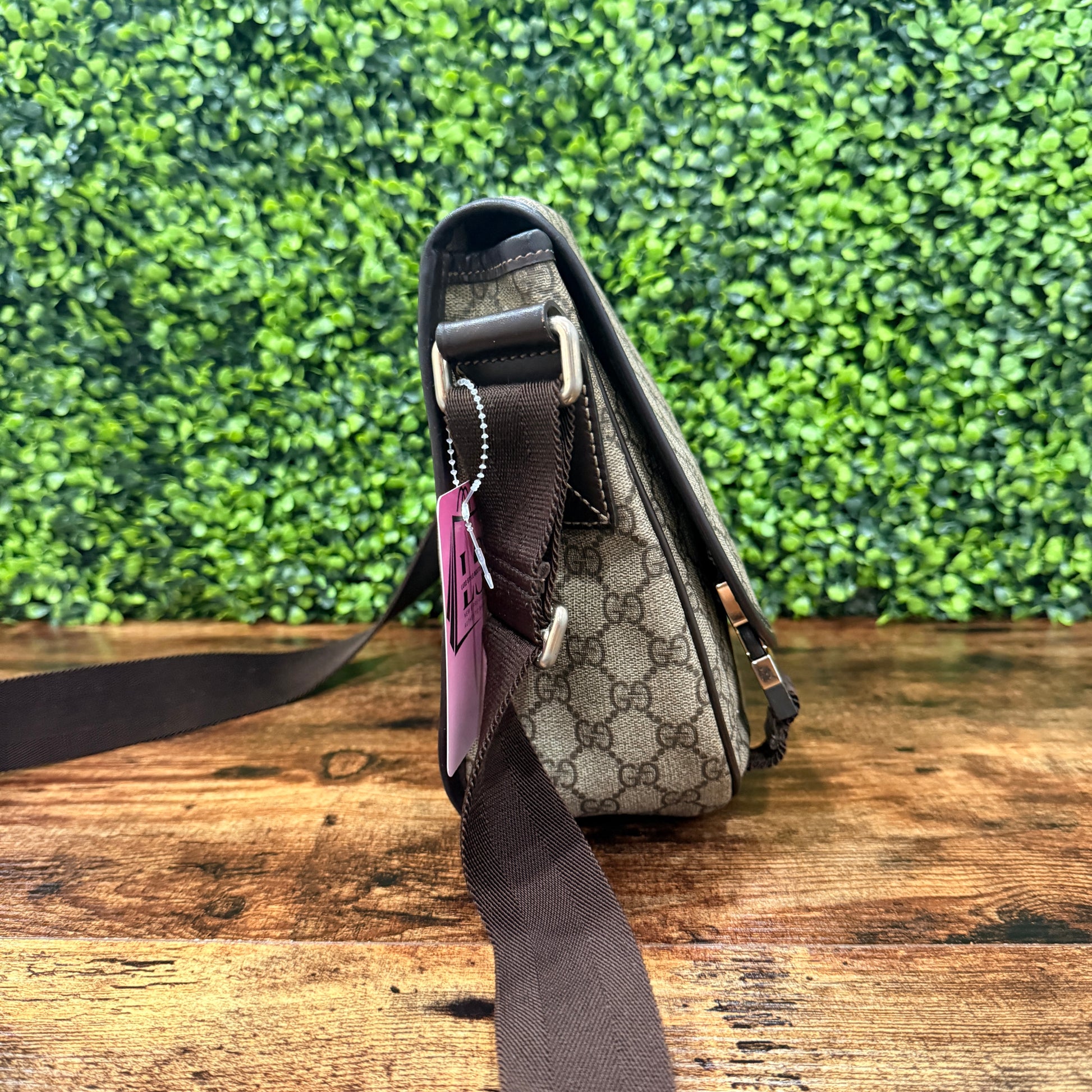 Gucci GG Supreme Canvas Messenger Bag