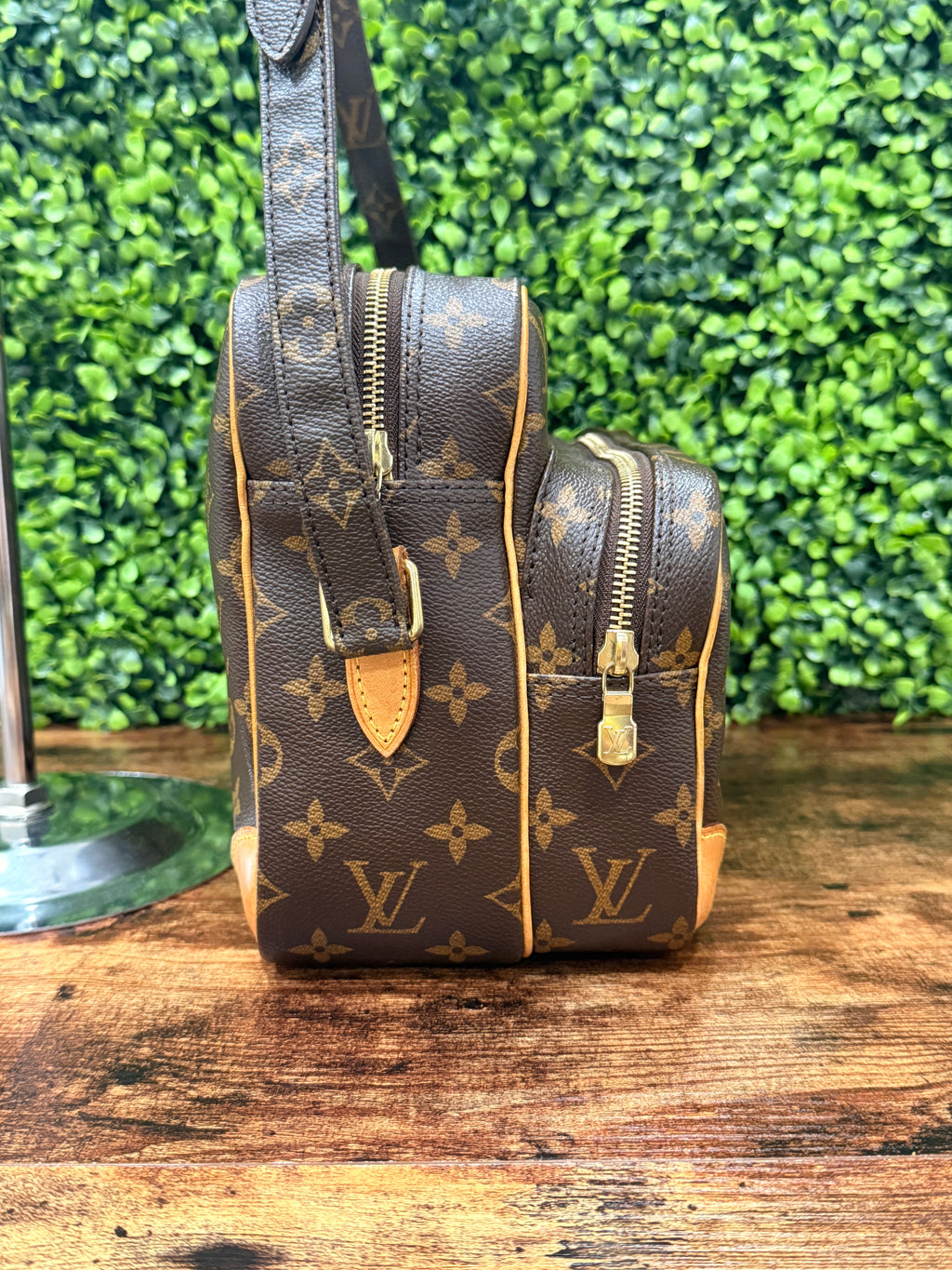 Louis Vuitton Nil GM Monogram Archive