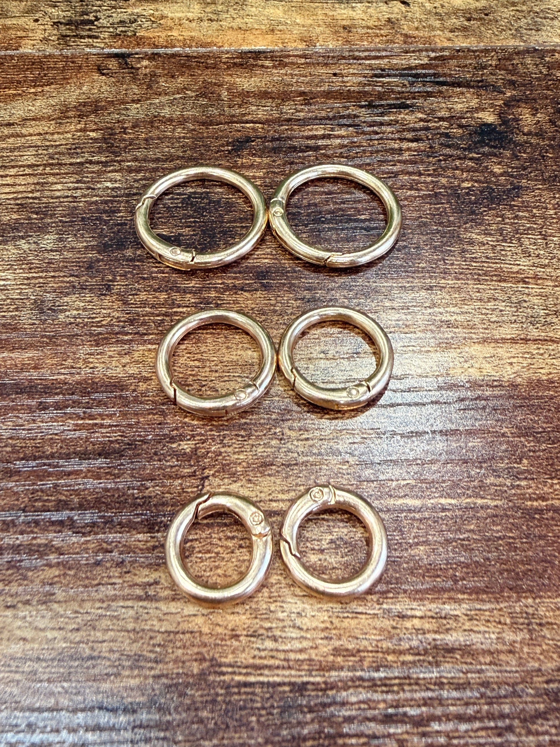 No-Brand Gold Colored Ring Set