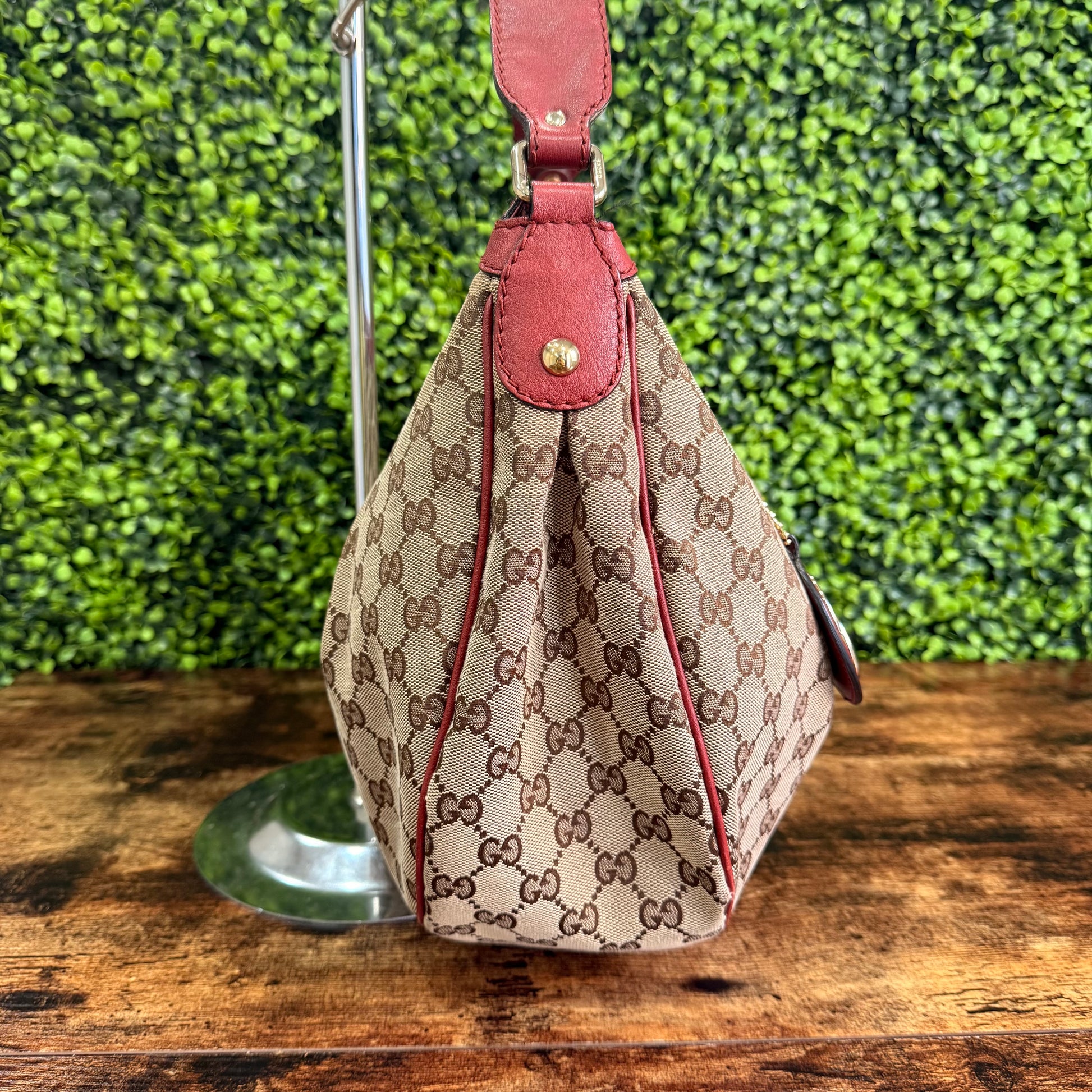 Gucci Sukey Canvas Hobo Medium