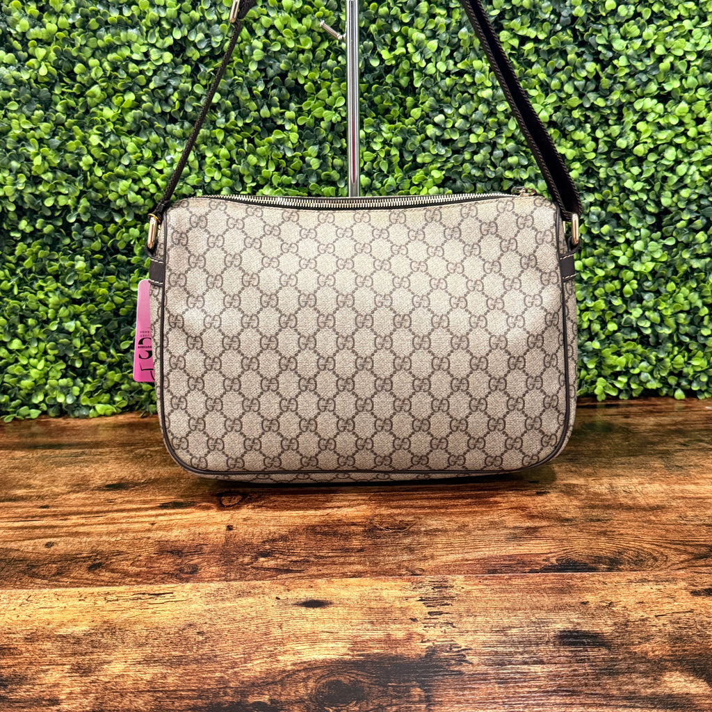 Gucci Messenger Supreme GG