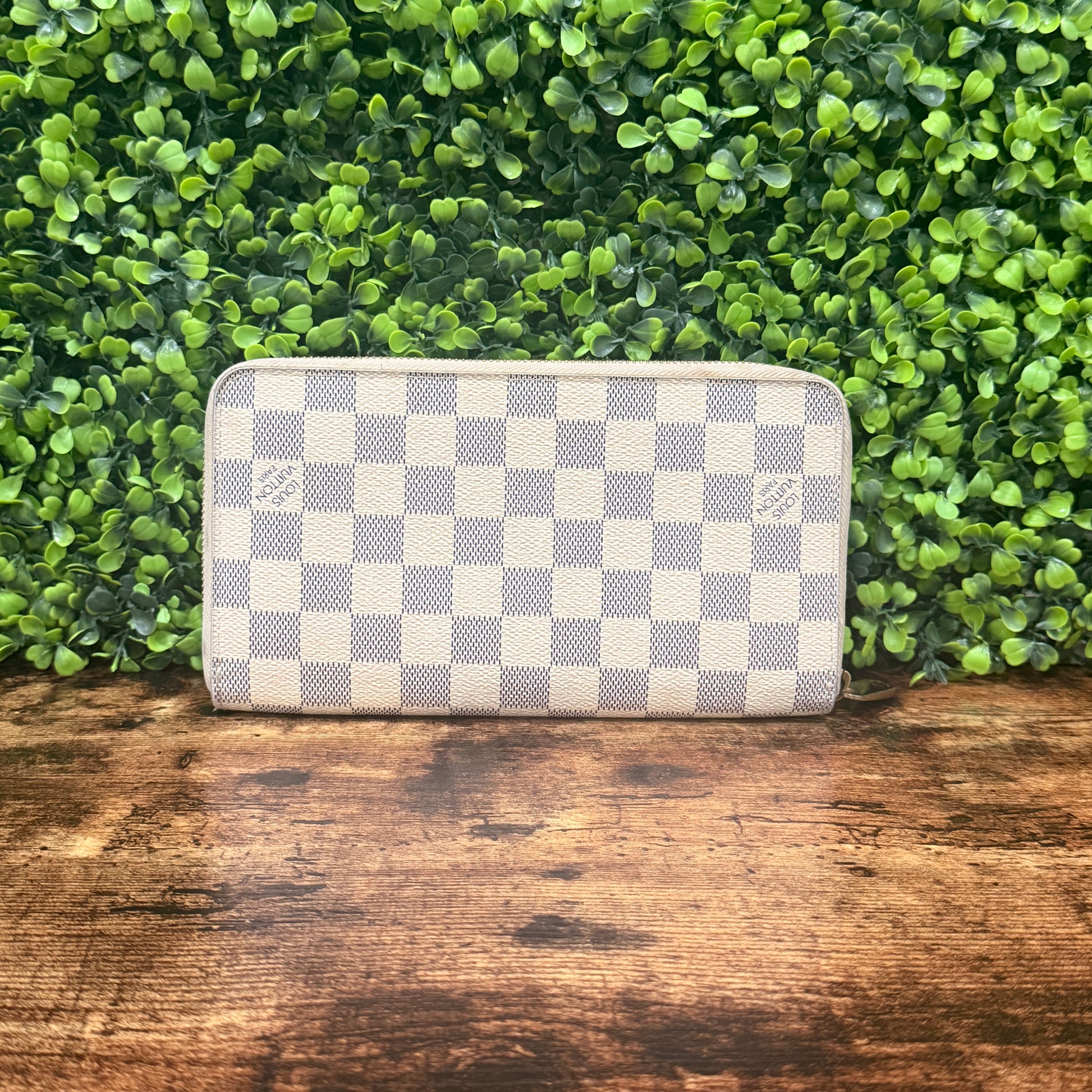 Louis Vuitton Damier Azur Zippy Wallet