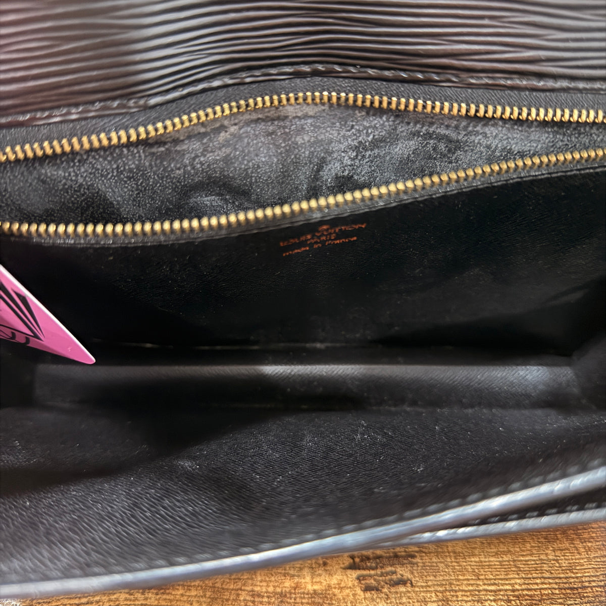 Louis Vuitton Dragonne Clutch Bag Noir Epi