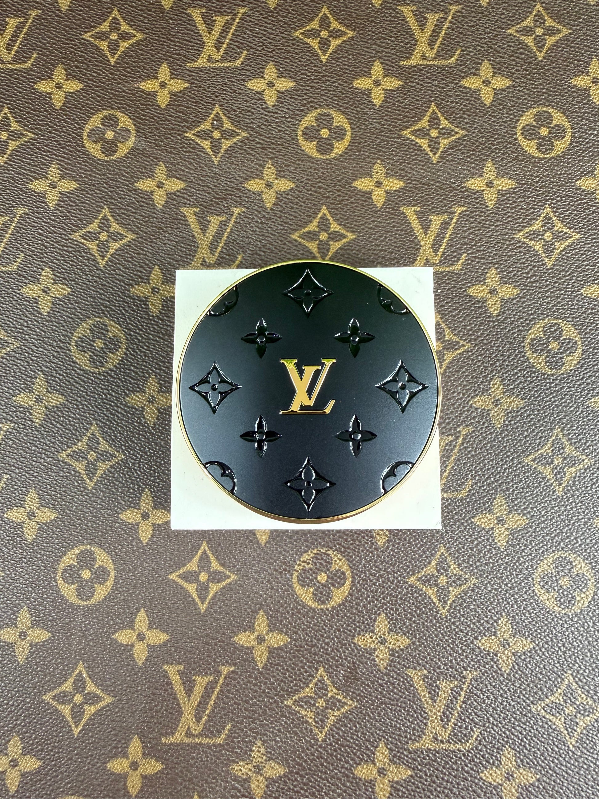 Louis Vuitton Ombres Dazzling Gaze