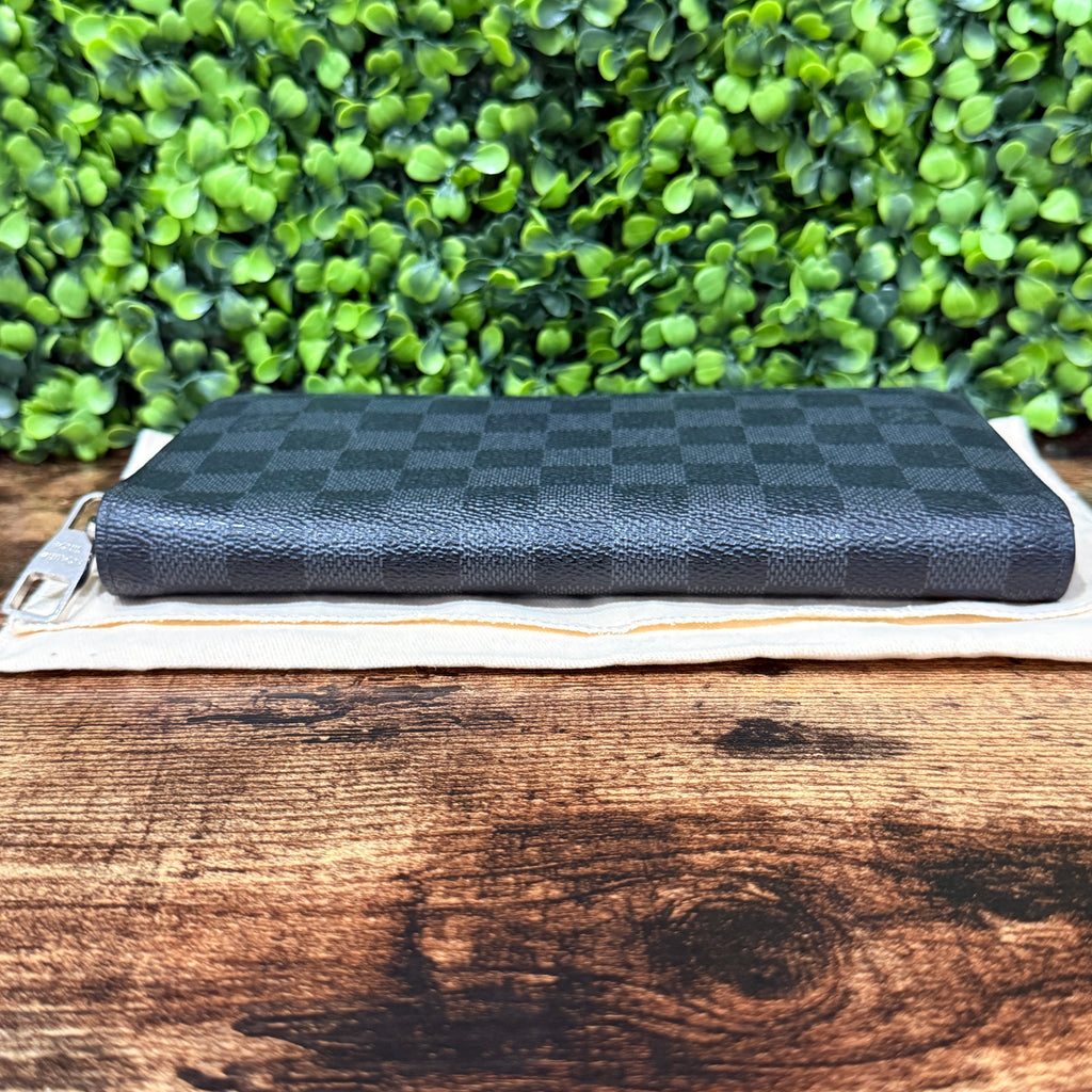 Louis Vuitton Damier Graphite Zippy Organizer Wallet