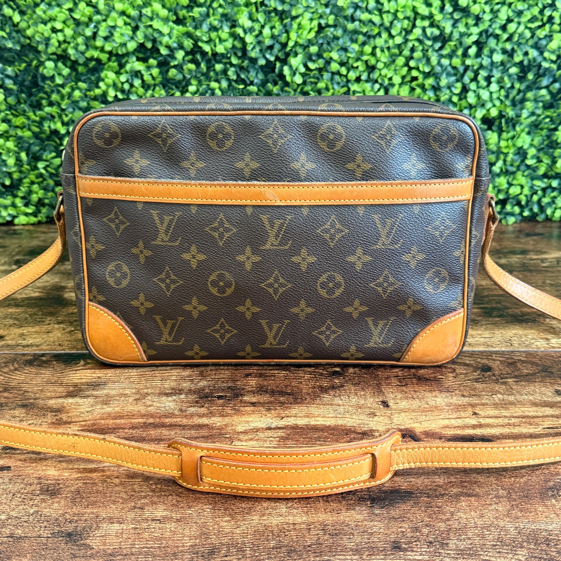Louis Vuitton Monogram Trocadero 30