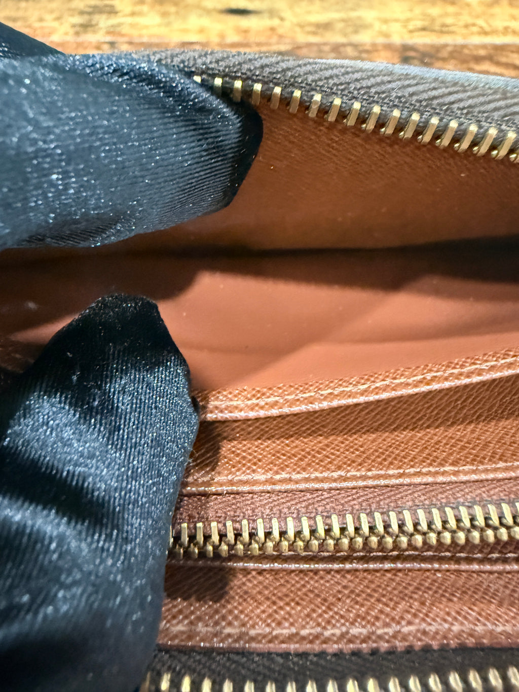 Louis Vuitton Zippy Wallet Monogram