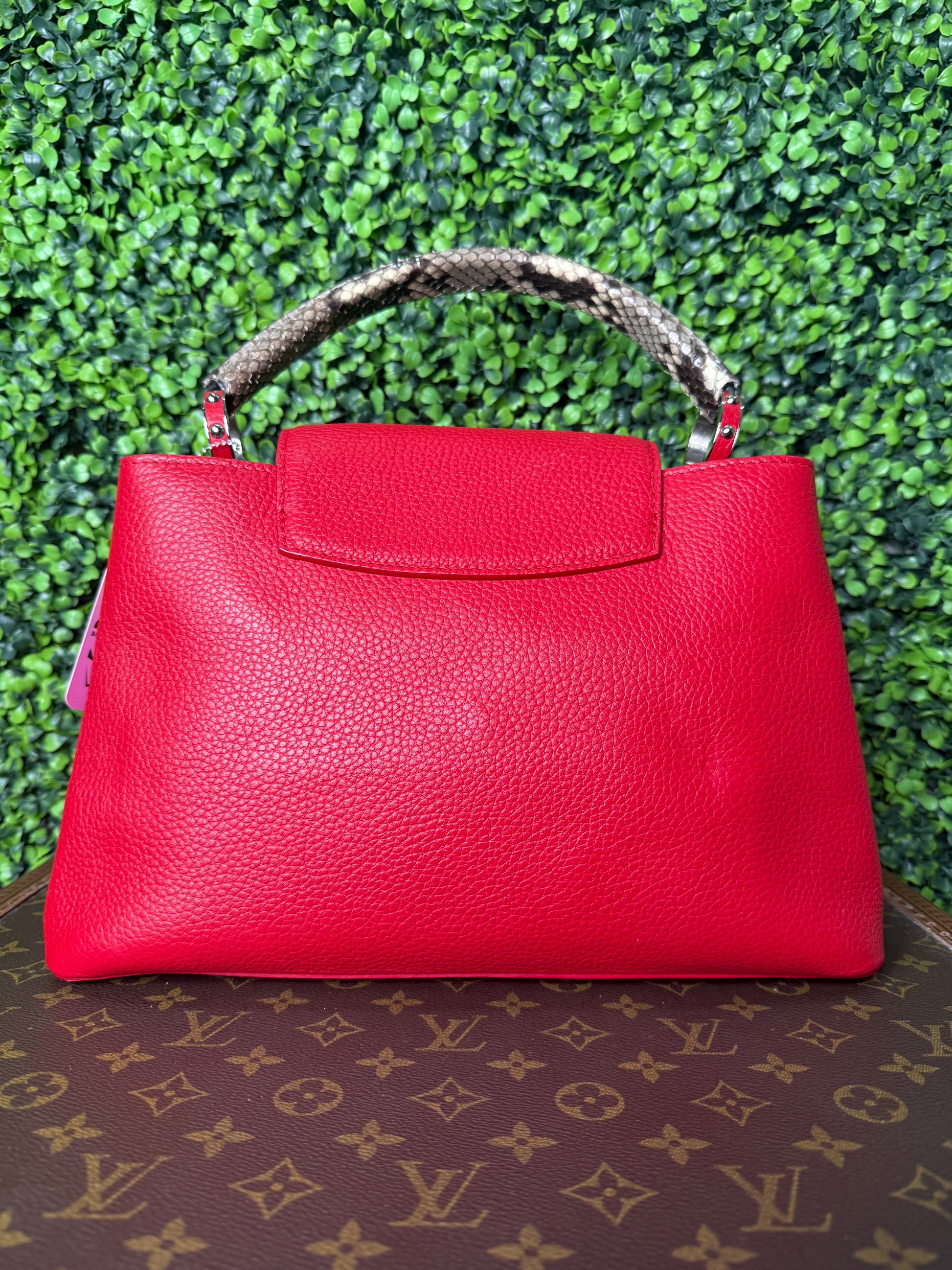 Louis Vuitton Capucines MM Red