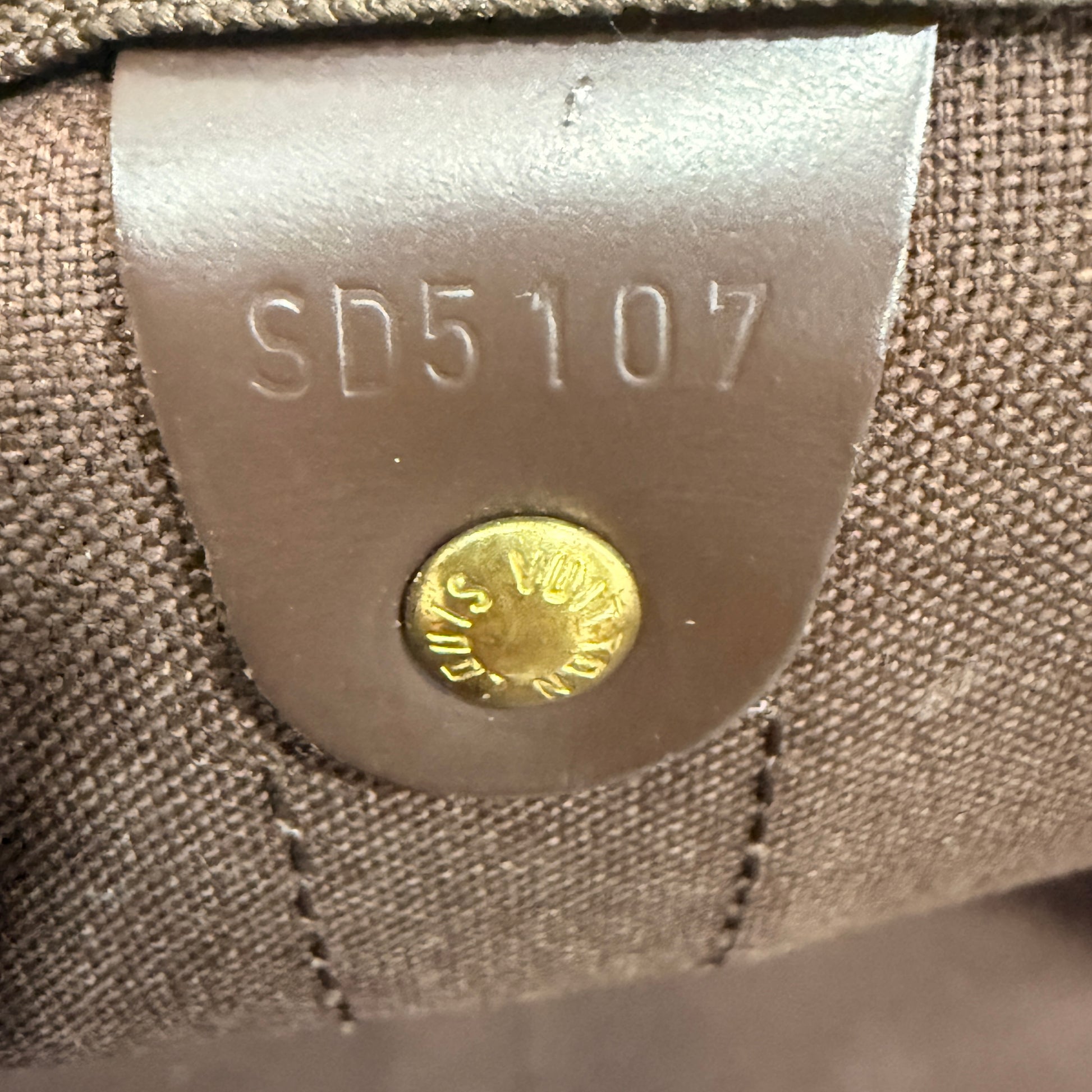 Louis Vuitton Keepall Damier Ebene w/Strap