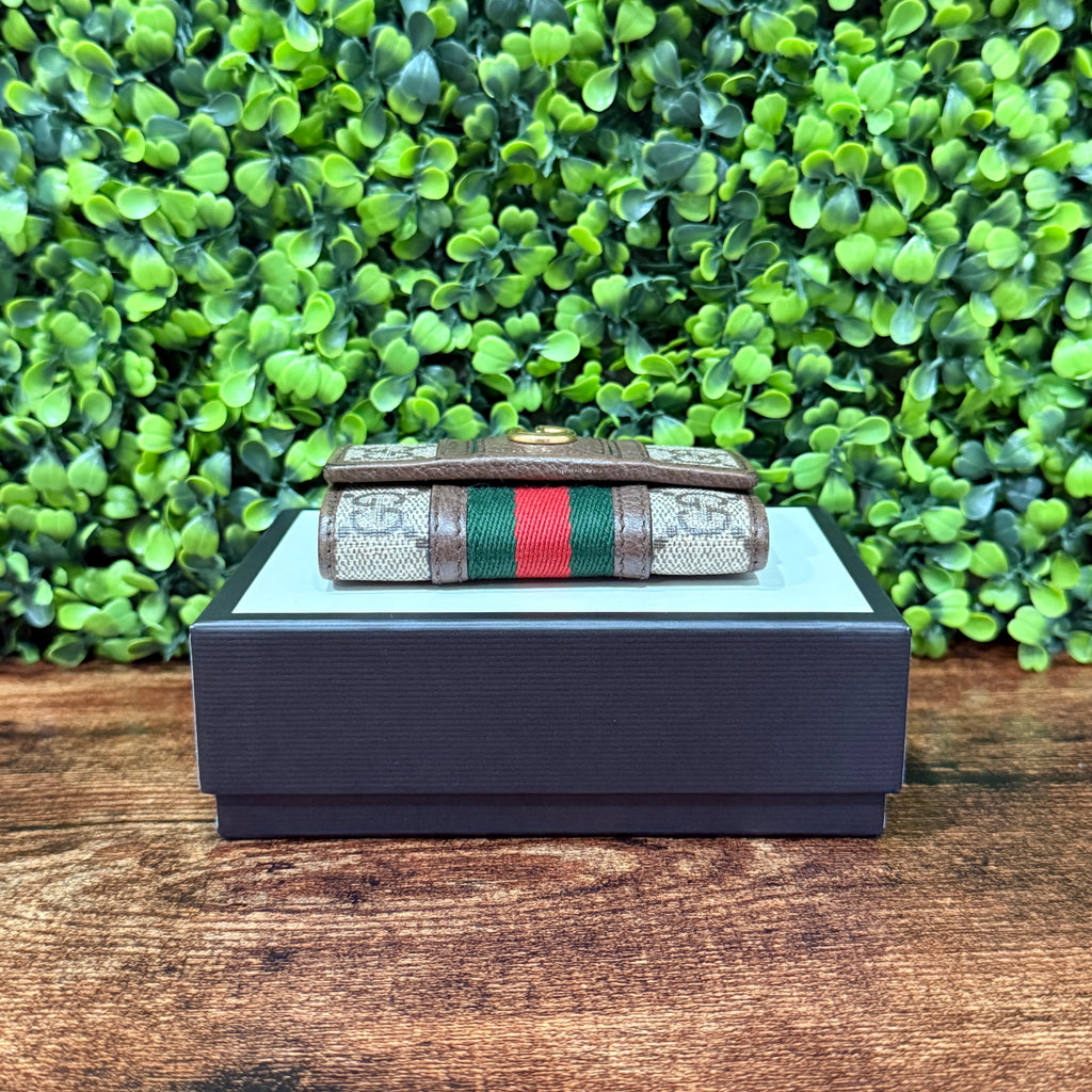 Gucci Key Cless Canva