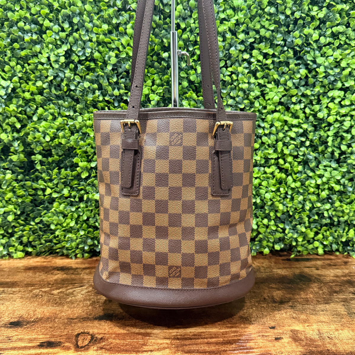 Louis Vuitton Marais Bucket Bag Damier Ebene