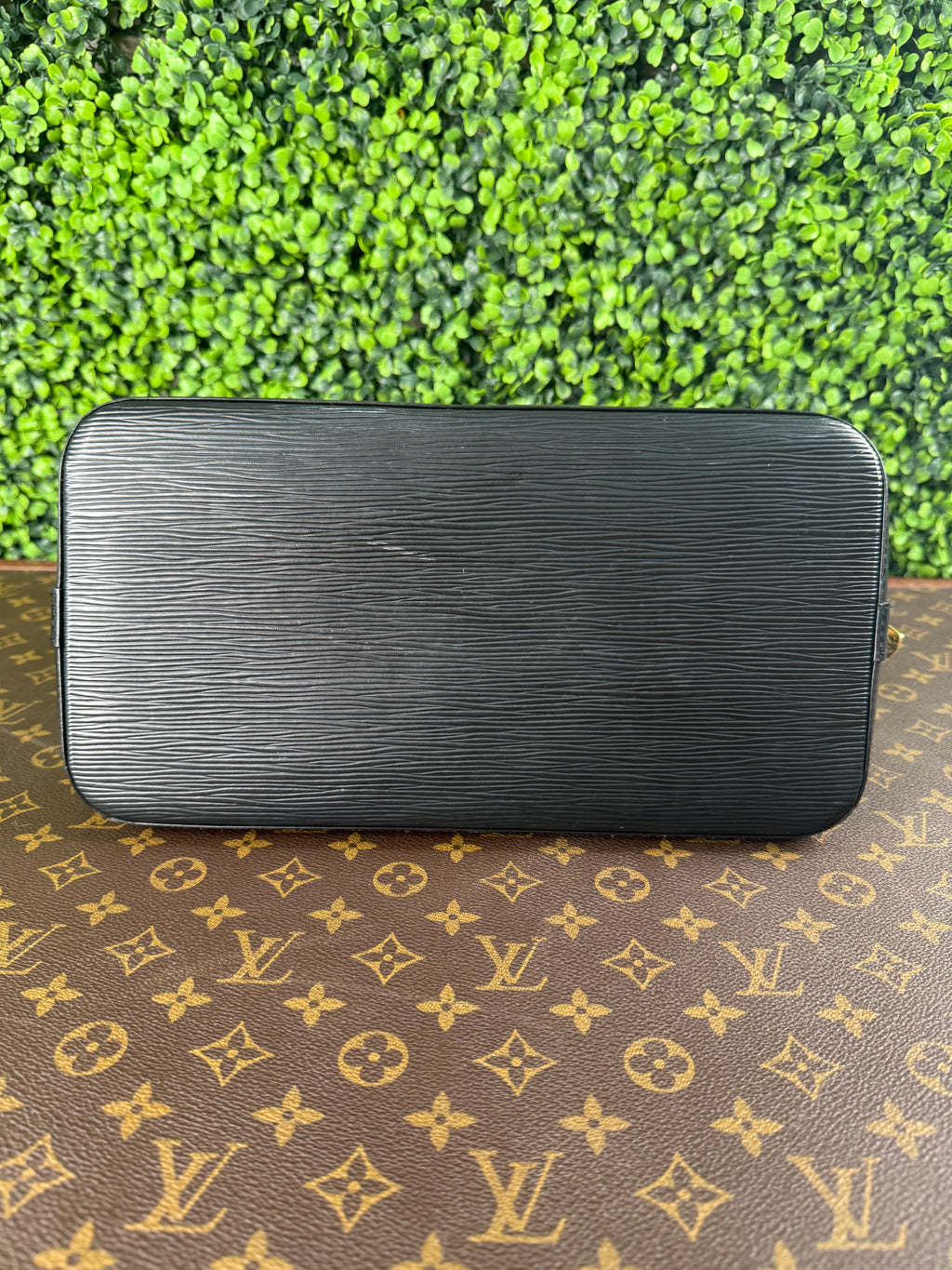 Louis Vuitton Alma PM Epi Black