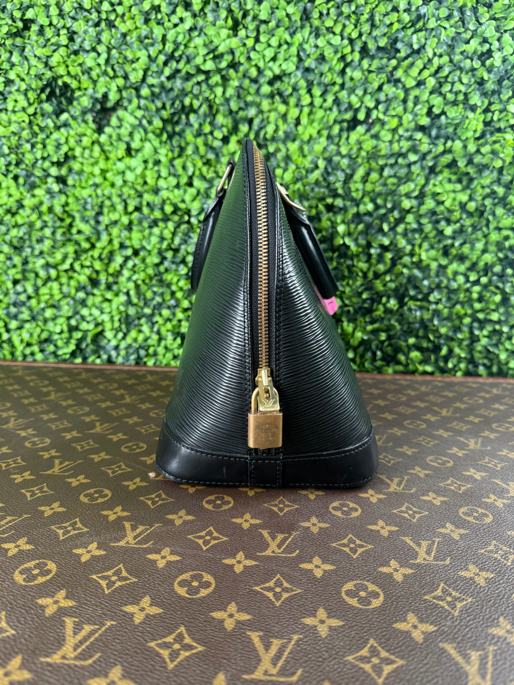 Louis Vuitton Alma PM Epi Black