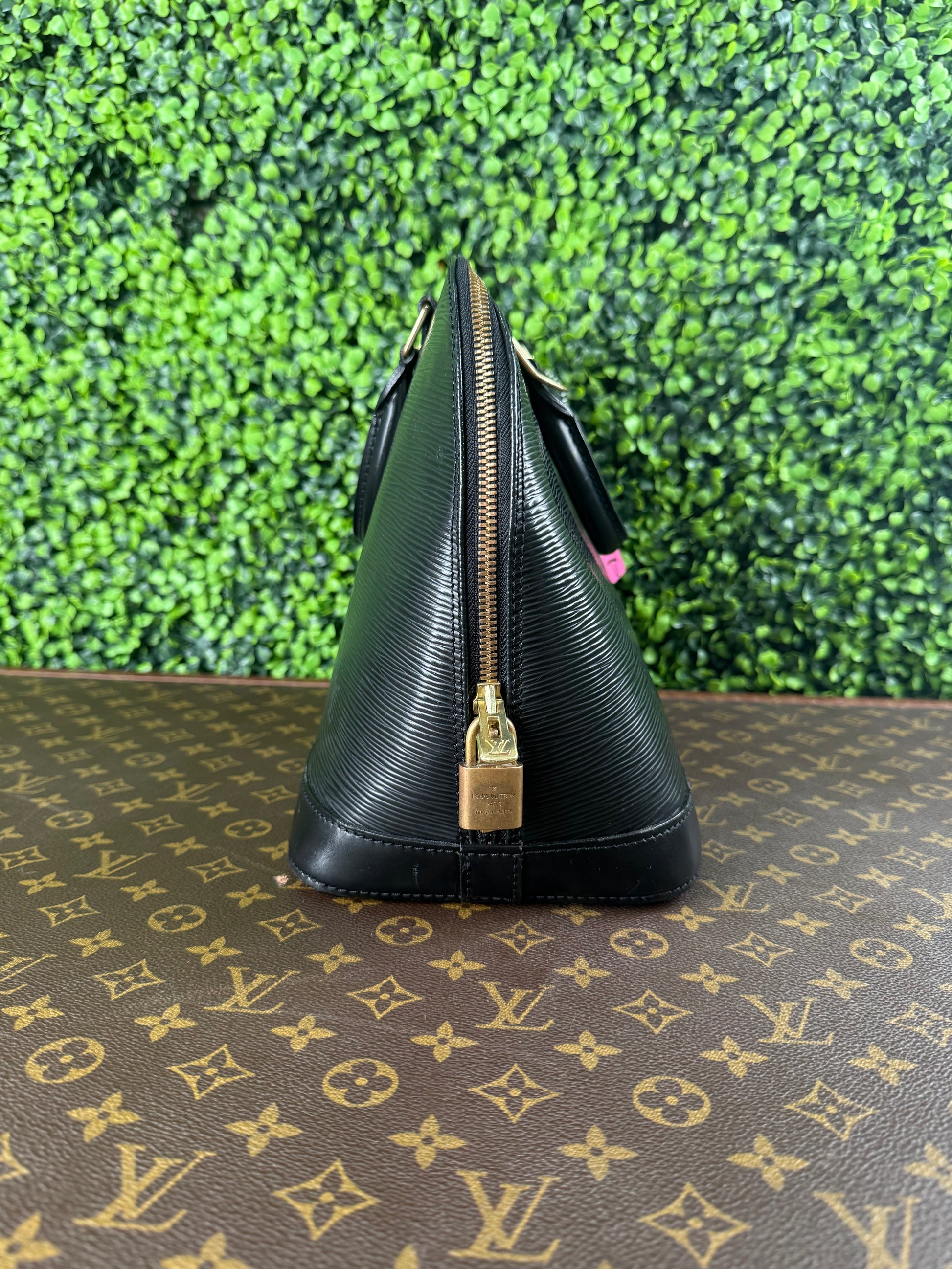 Louis Vuitton Alma PM Epi Black