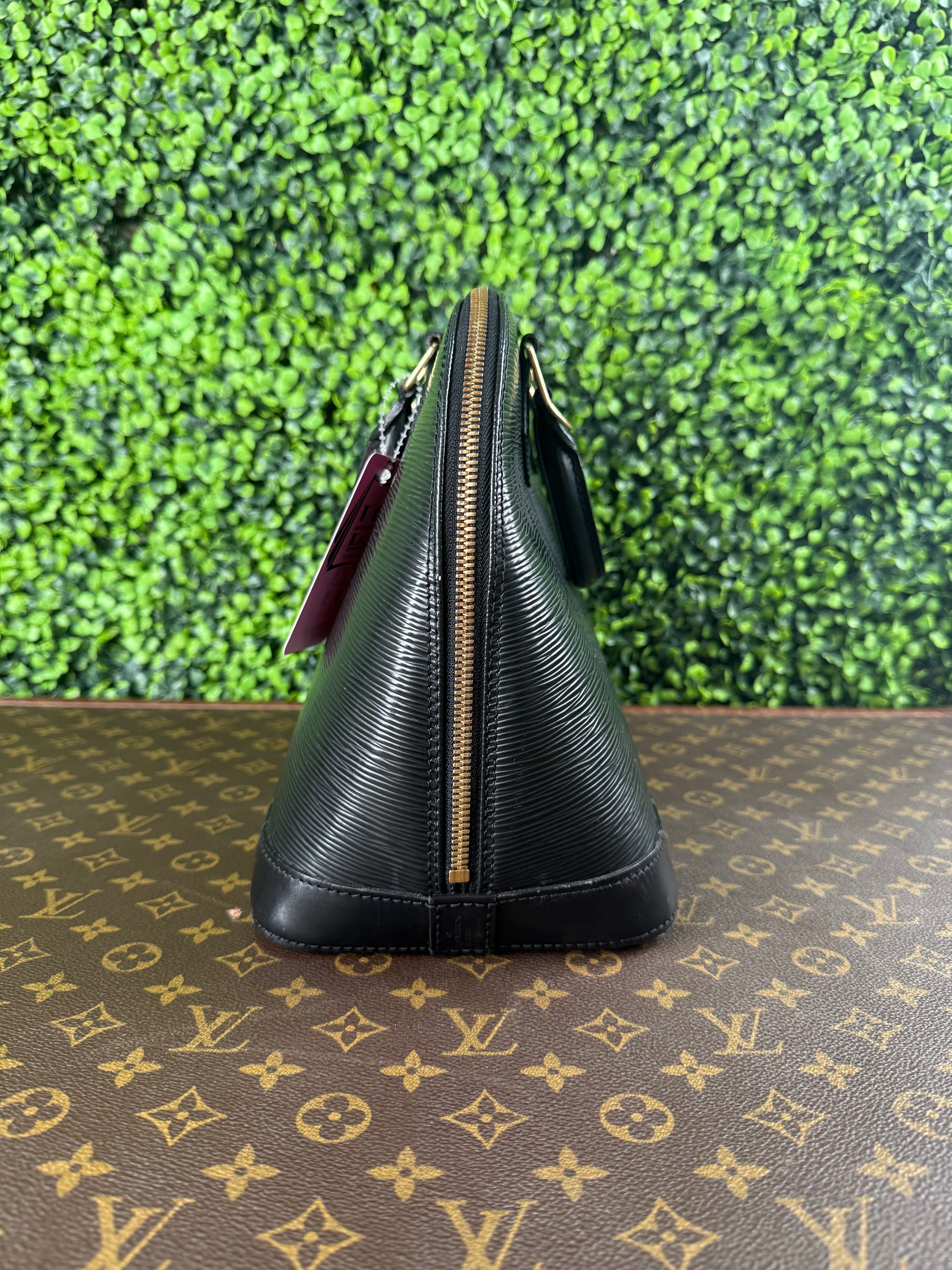 Louis Vuitton Alma PM Epi Black