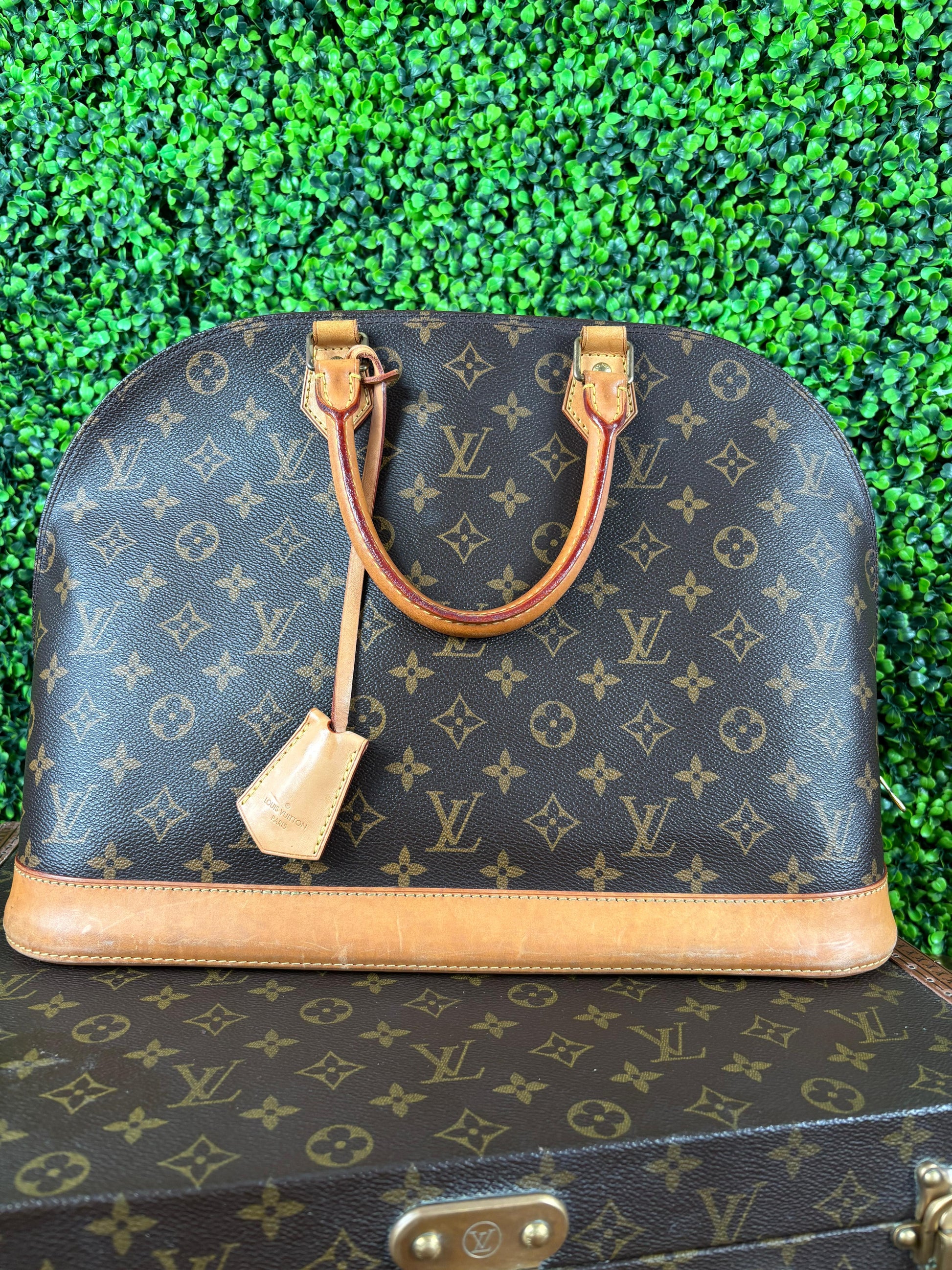 Louis Vuitton Alma MM Monogram