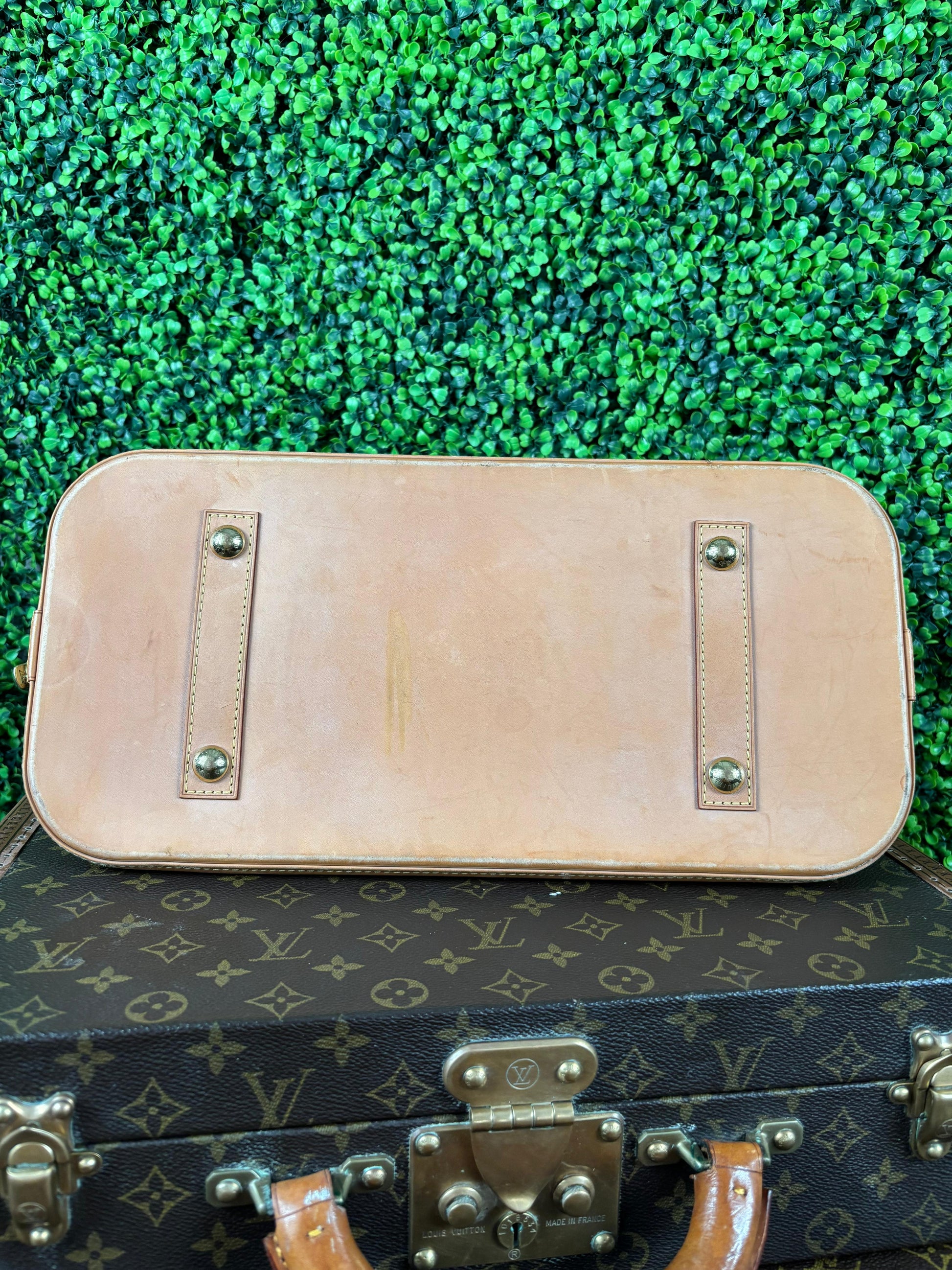 Louis Vuitton Alma MM Monogram