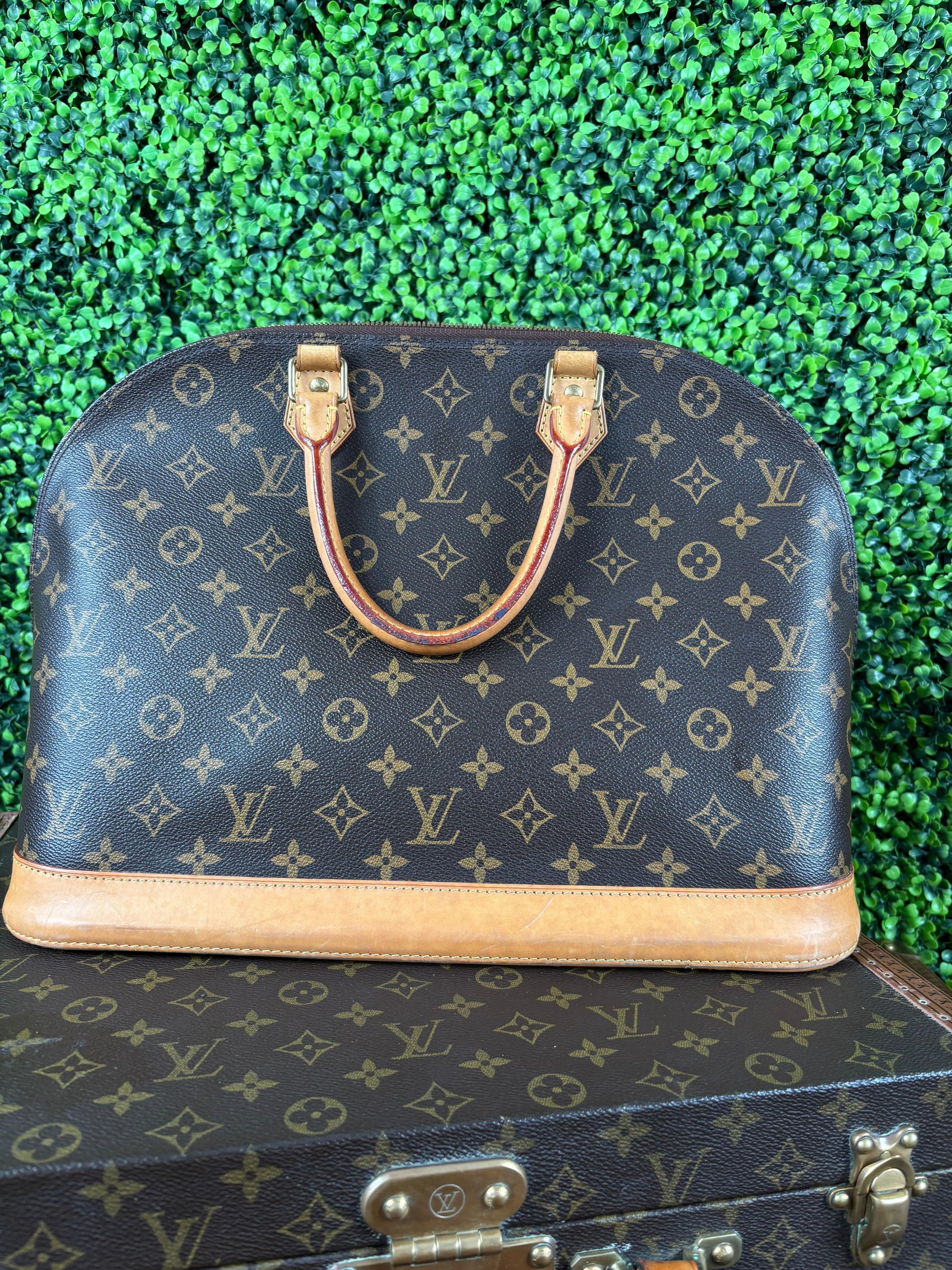 Louis Vuitton Alma MM Monogram