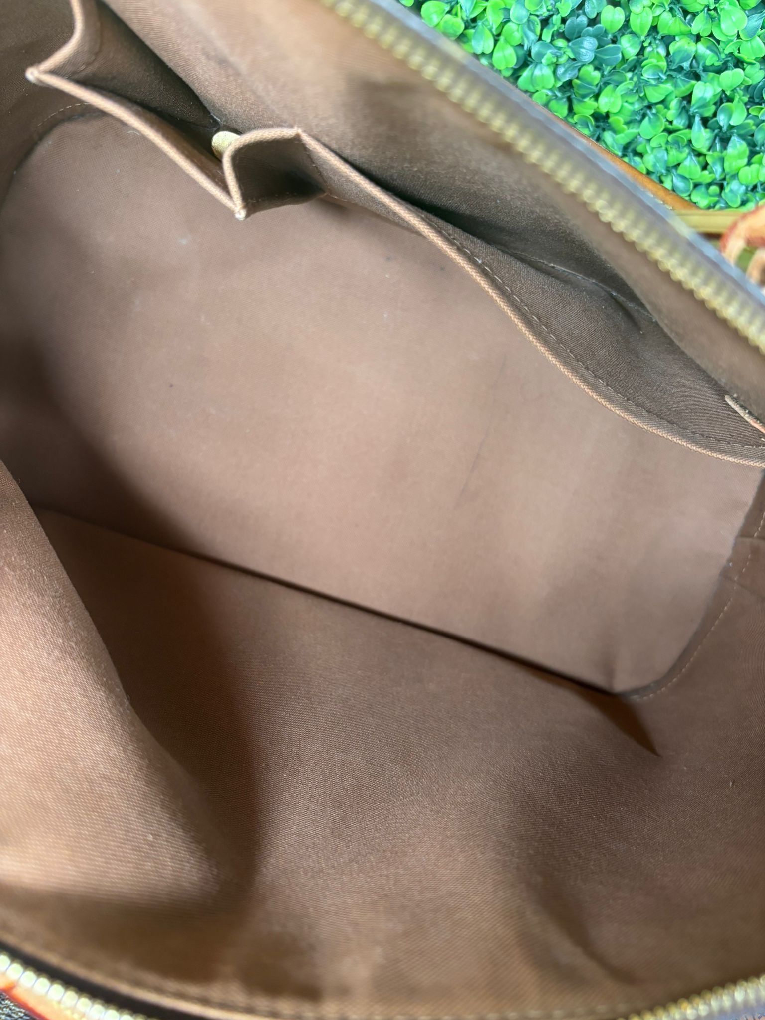 Louis Vuitton Alma MM Monogram