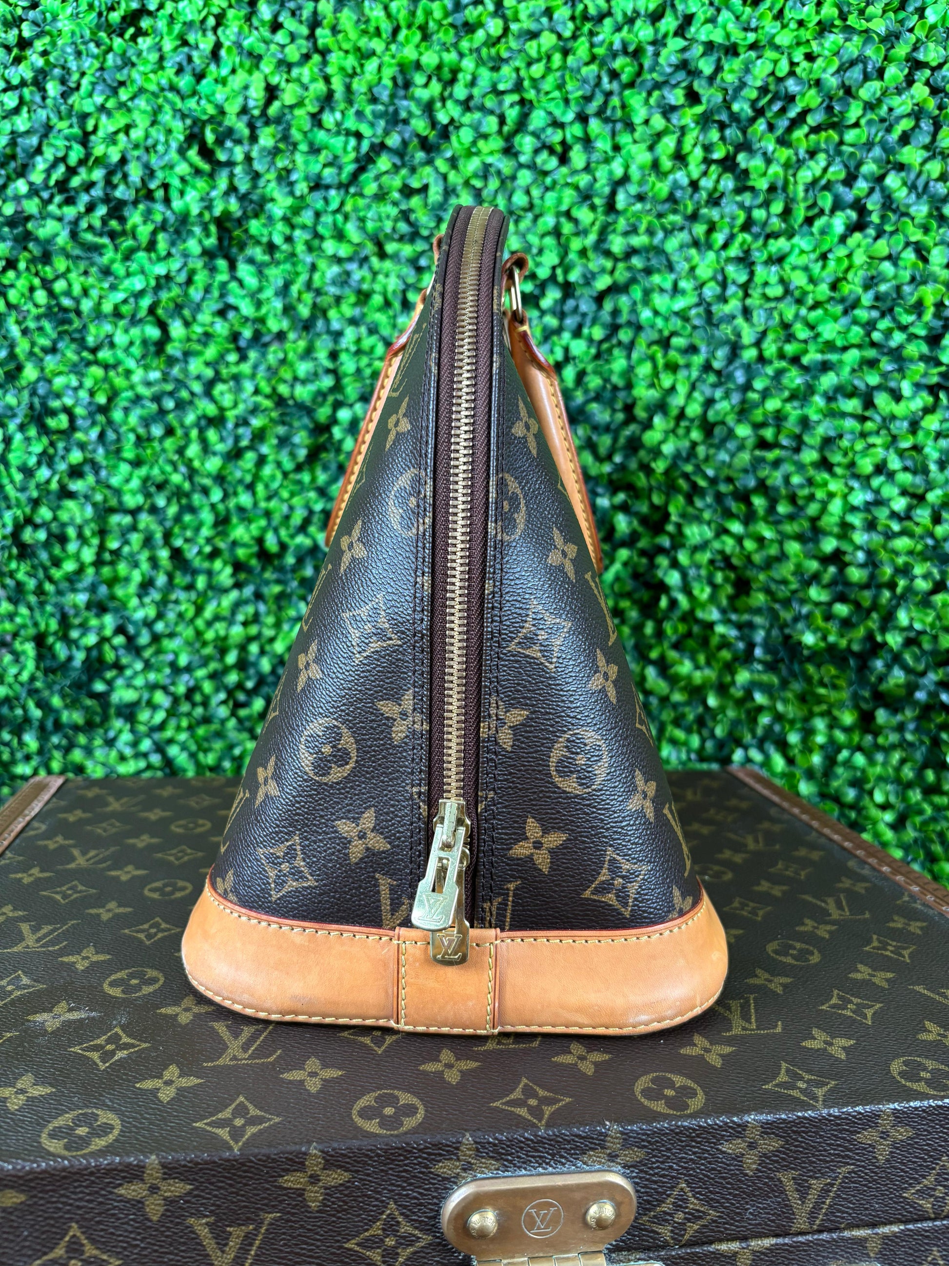 Louis Vuitton Alma MM Monogram