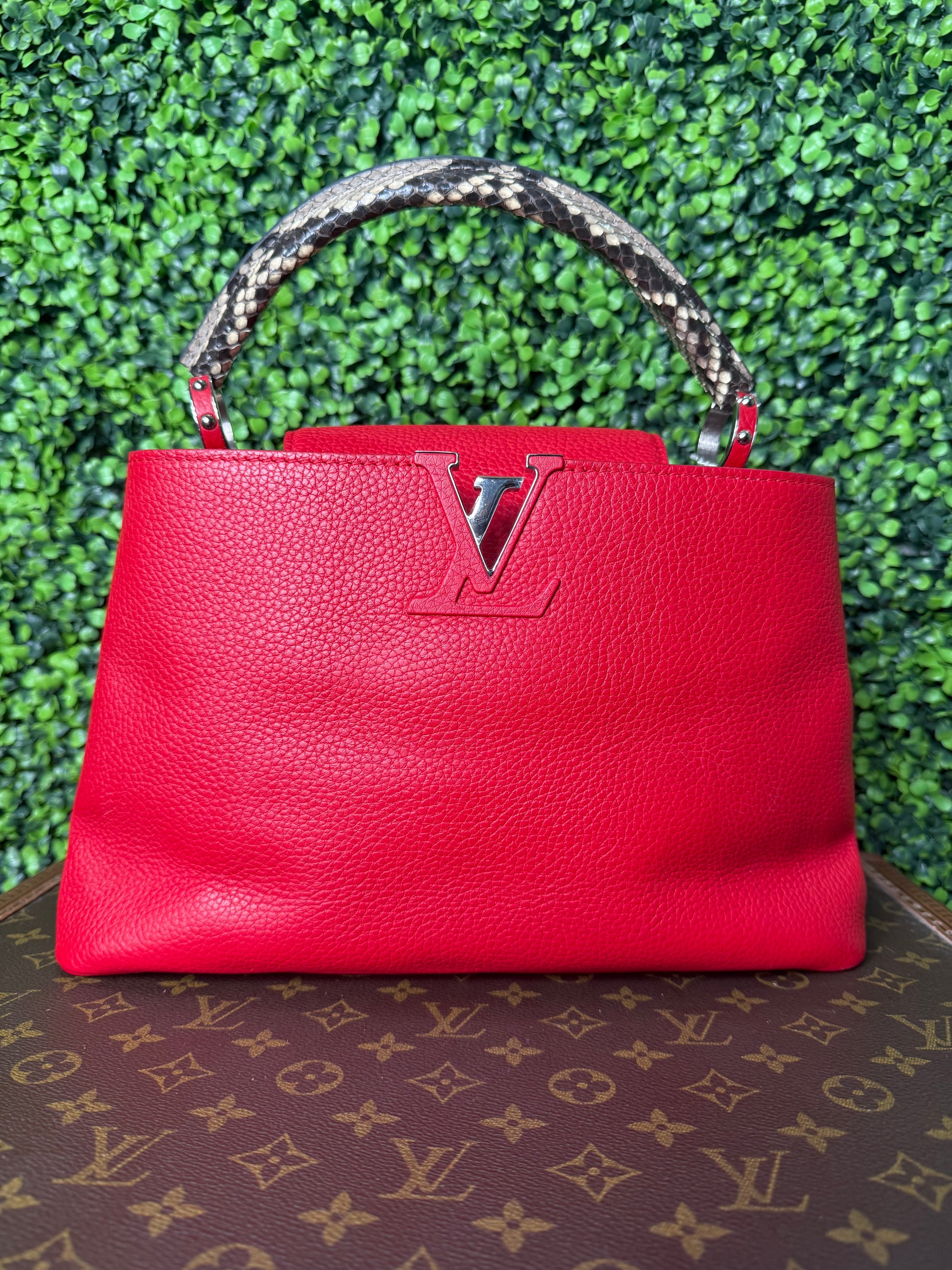 Louis Vuitton Capucines MM Red
