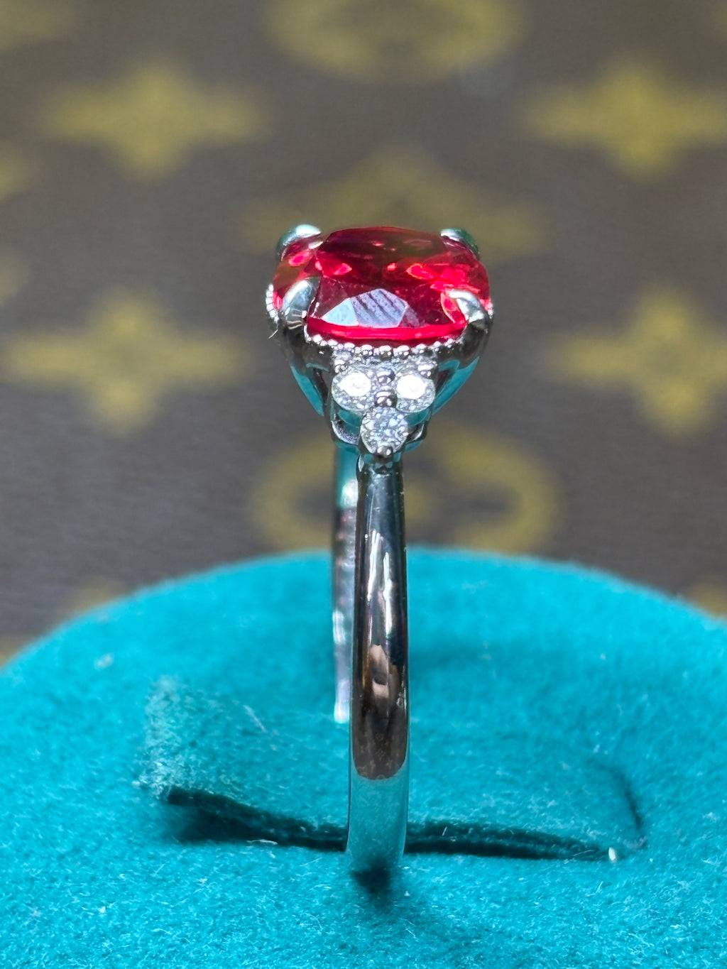 Ring White Gold 18K & Ruby