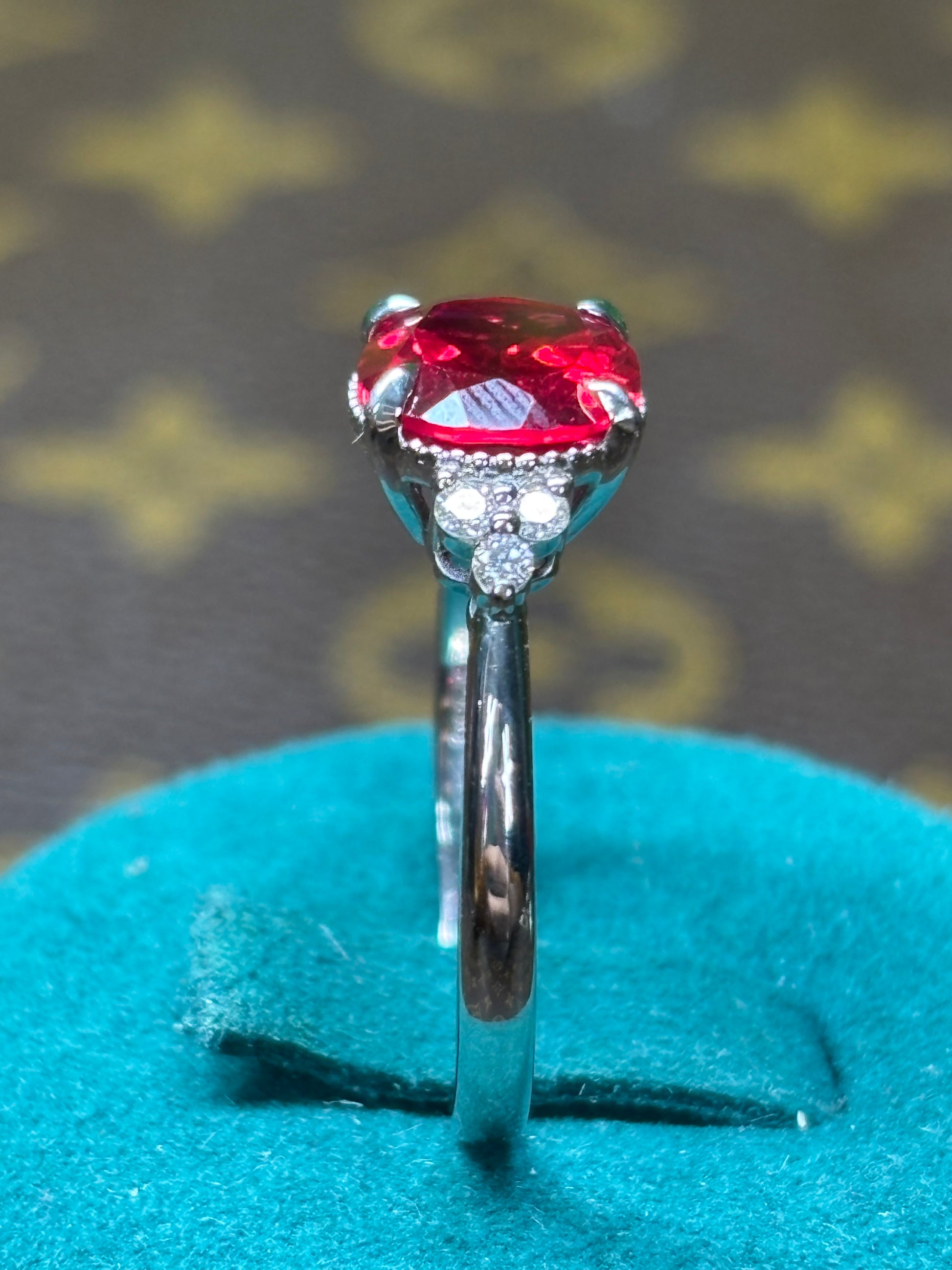 Ring White Gold 18K & Ruby