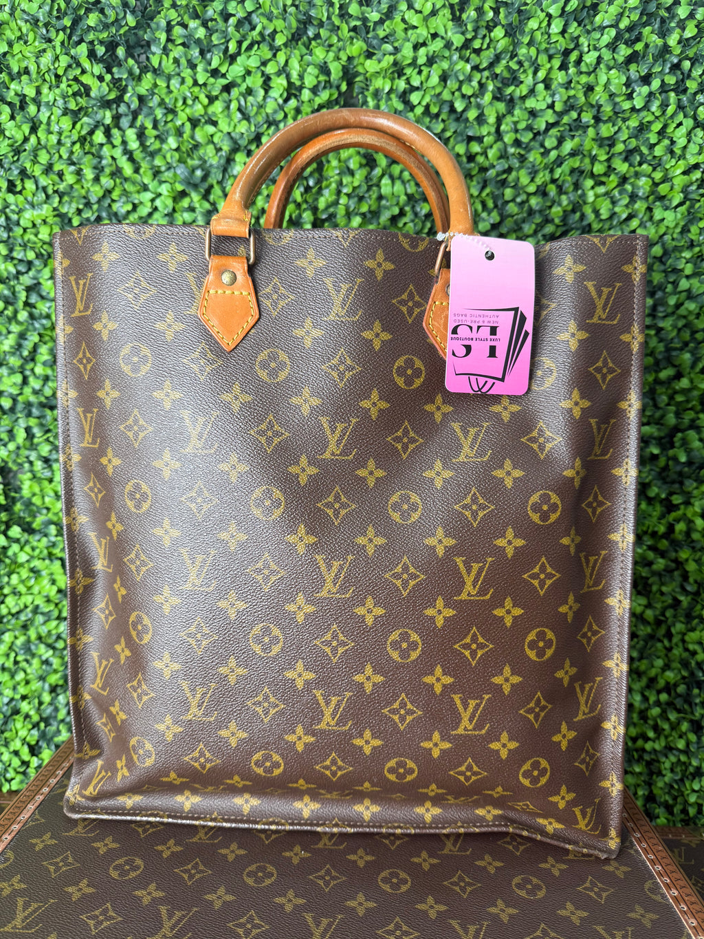 Louis Vuitton Sac Plat Monogram