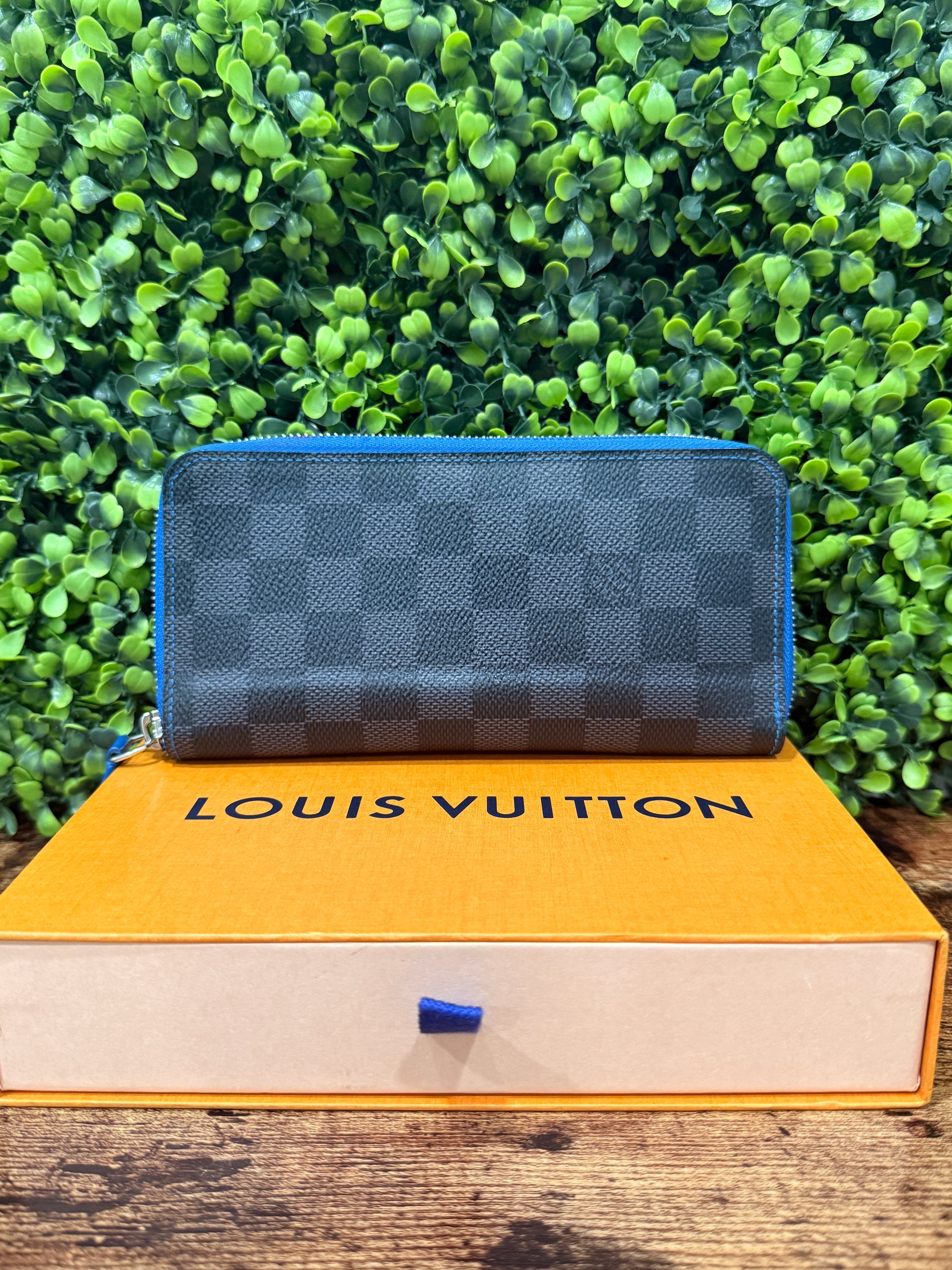 Louis Vuitton Damier Graphite Vasco Wallet