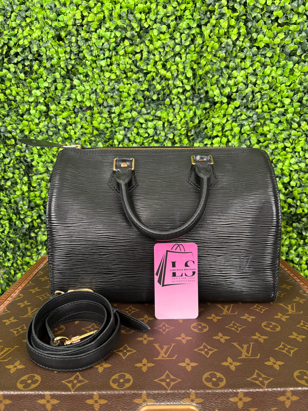 Louis Vuitton Black Speedy 25 Epi Leather