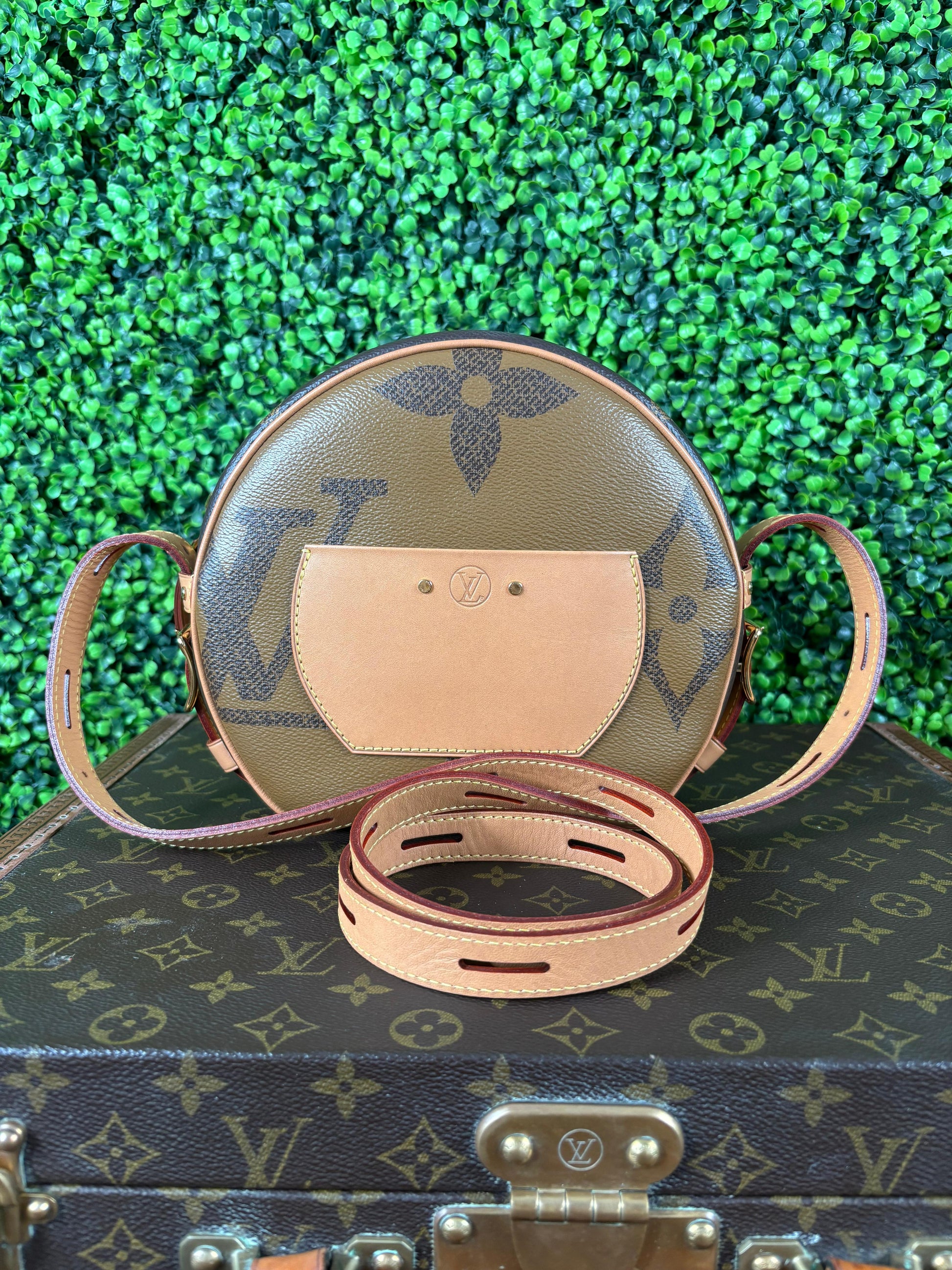 Louis Vuitton Boite Chapeau Monogram Reverse