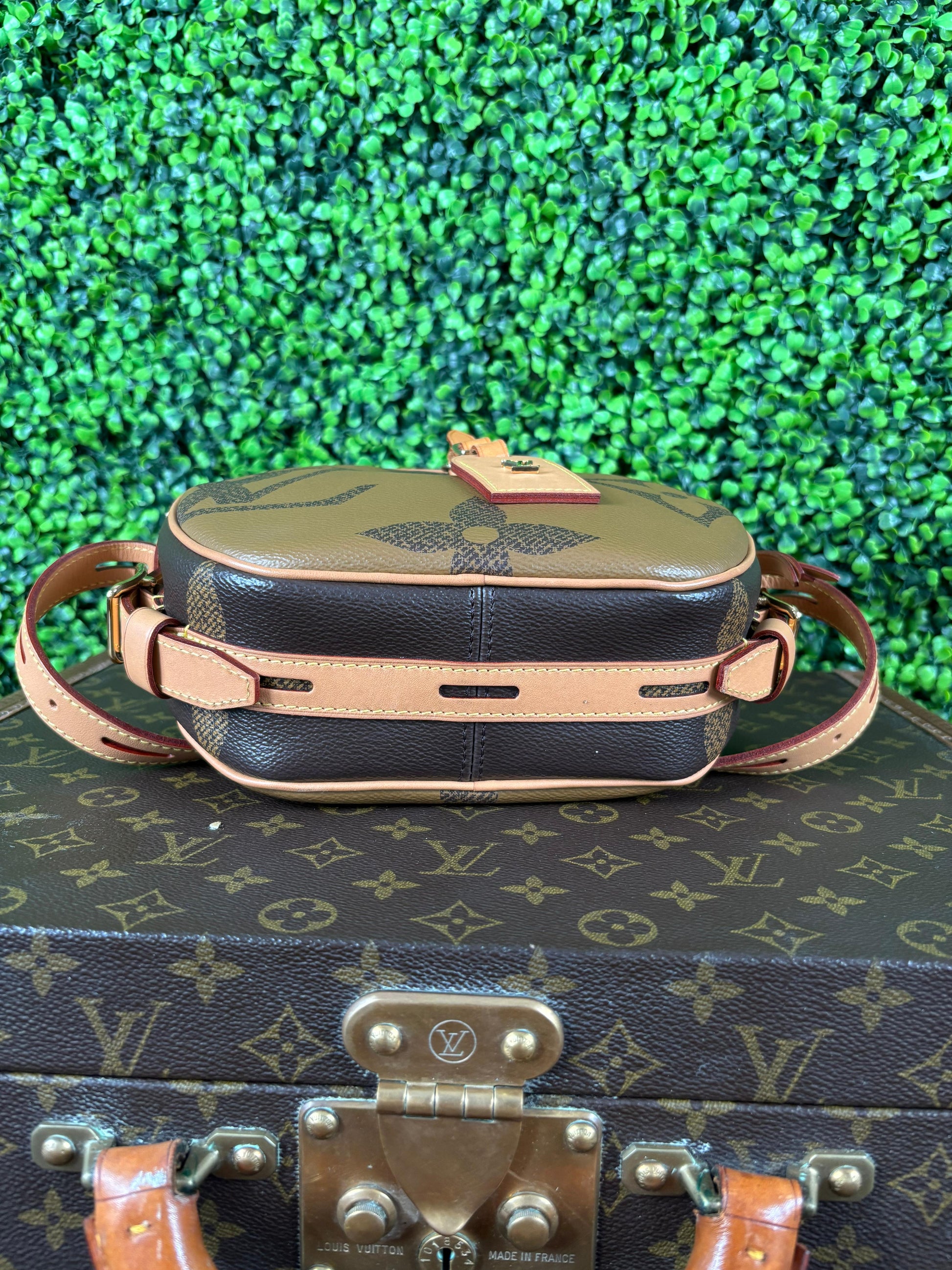 Louis Vuitton Boite Chapeau Monogram Reverse