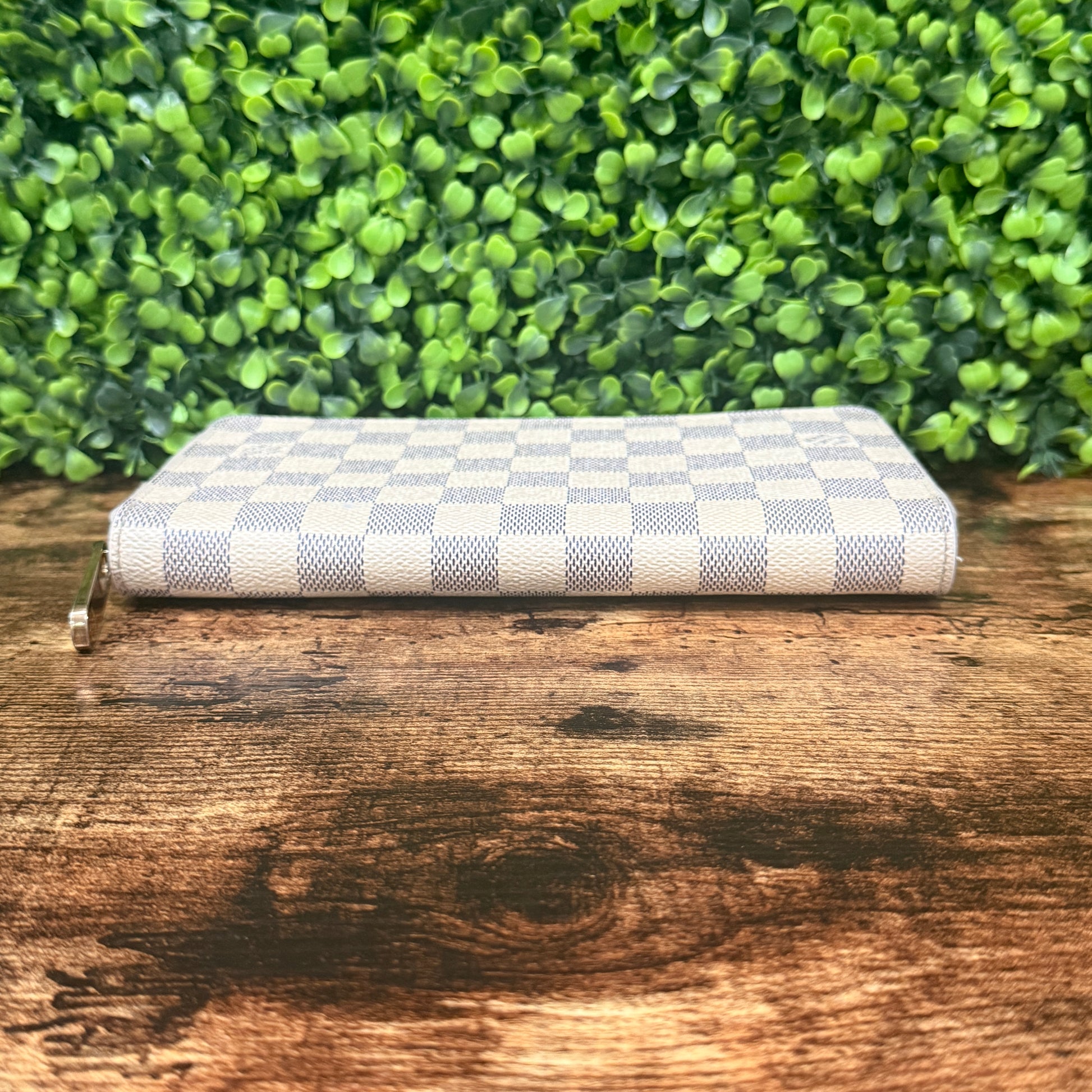 Louis Vuitton Damier Azur Zippy Wallet