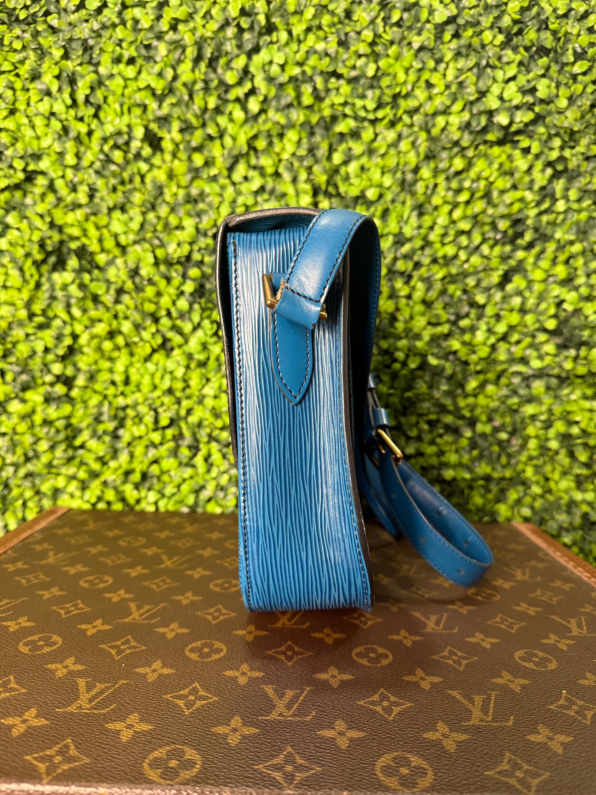 Louis Vuitton Saint Cloud Epi Blue