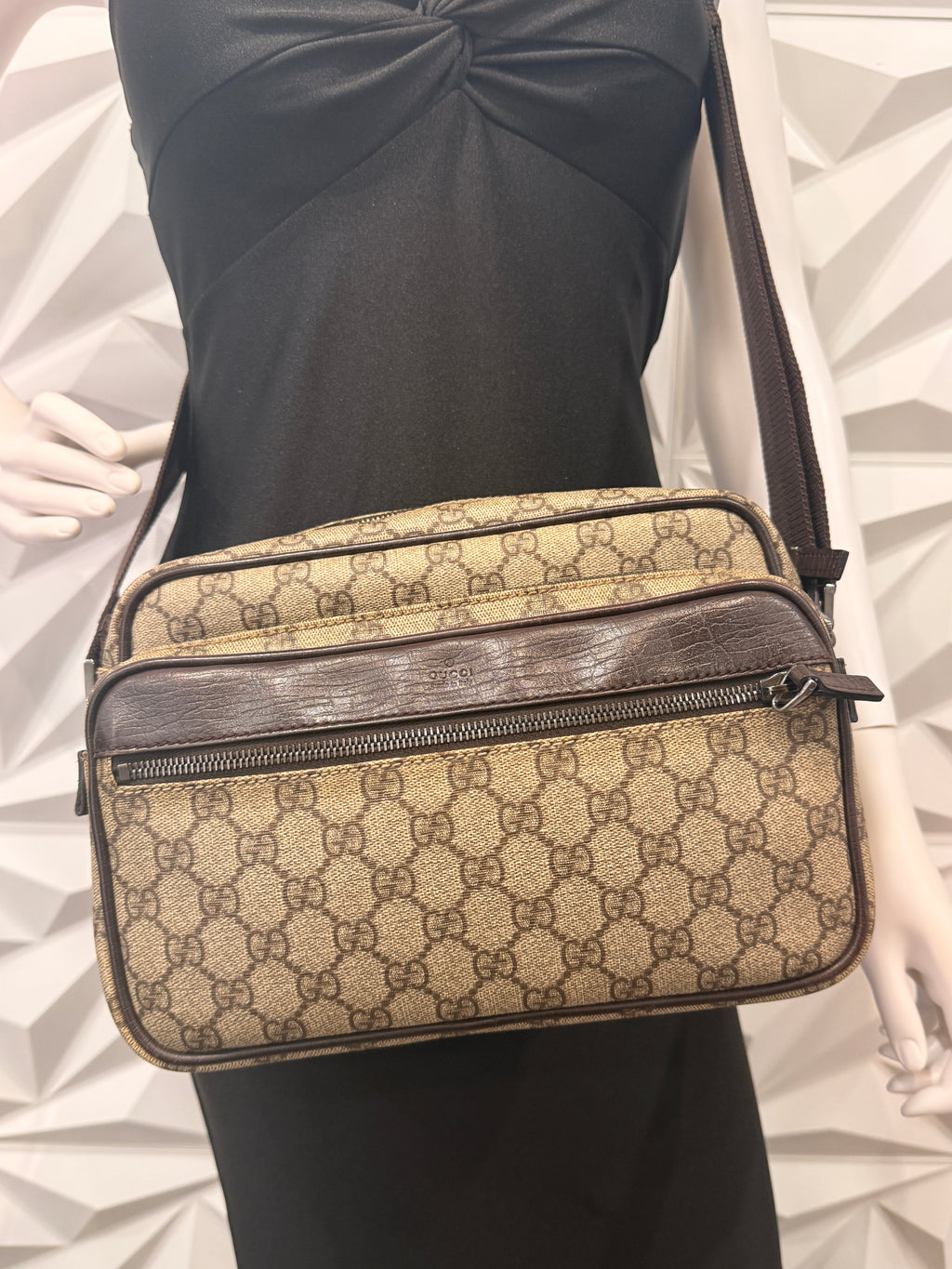 Gucci GG Supreme Messenger Bag