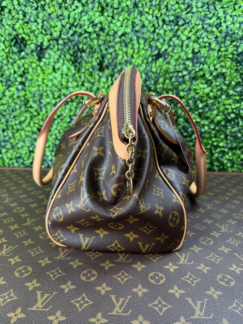Louis Vuitton Tivoli GM Monogram