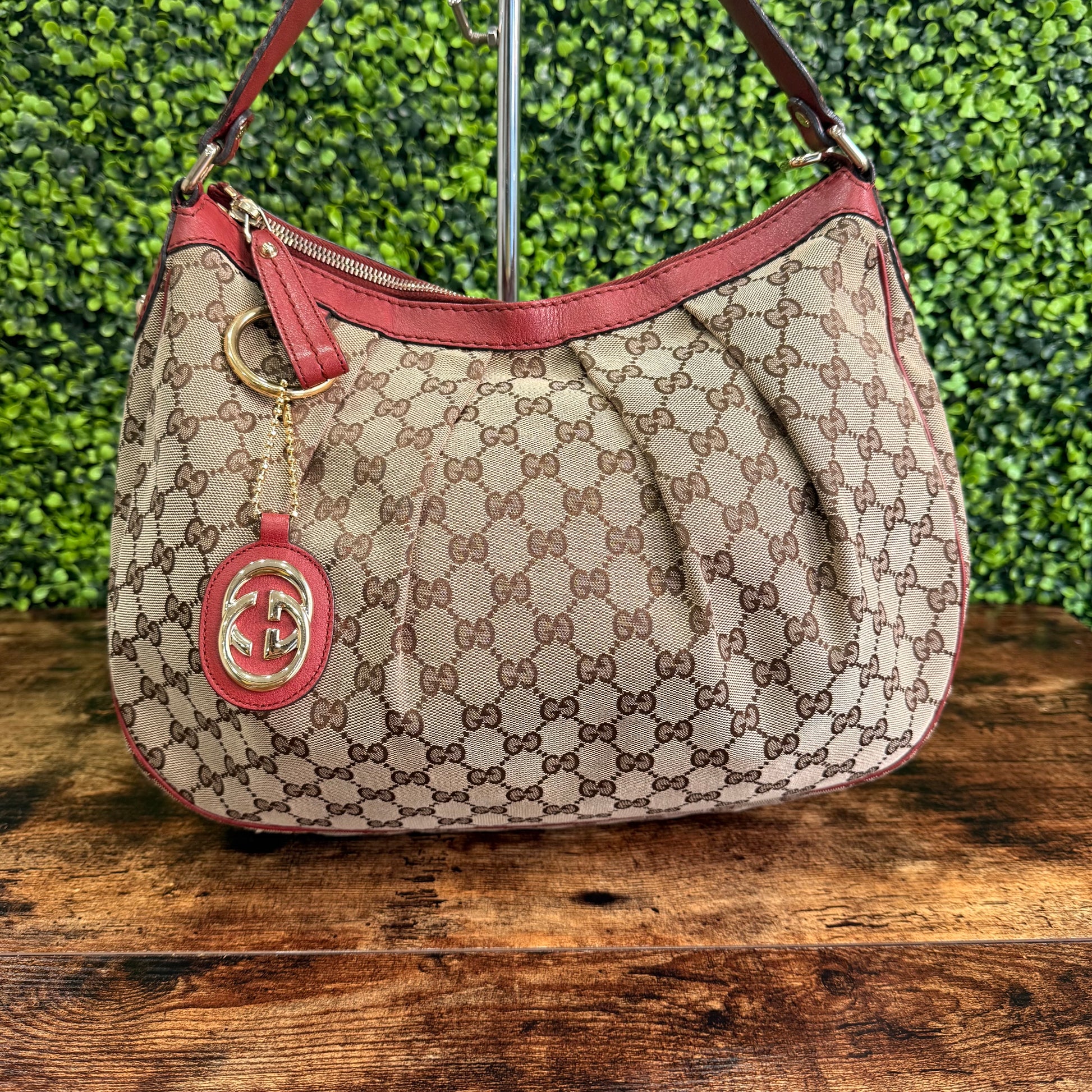 Gucci Sukey Canvas Hobo Medium