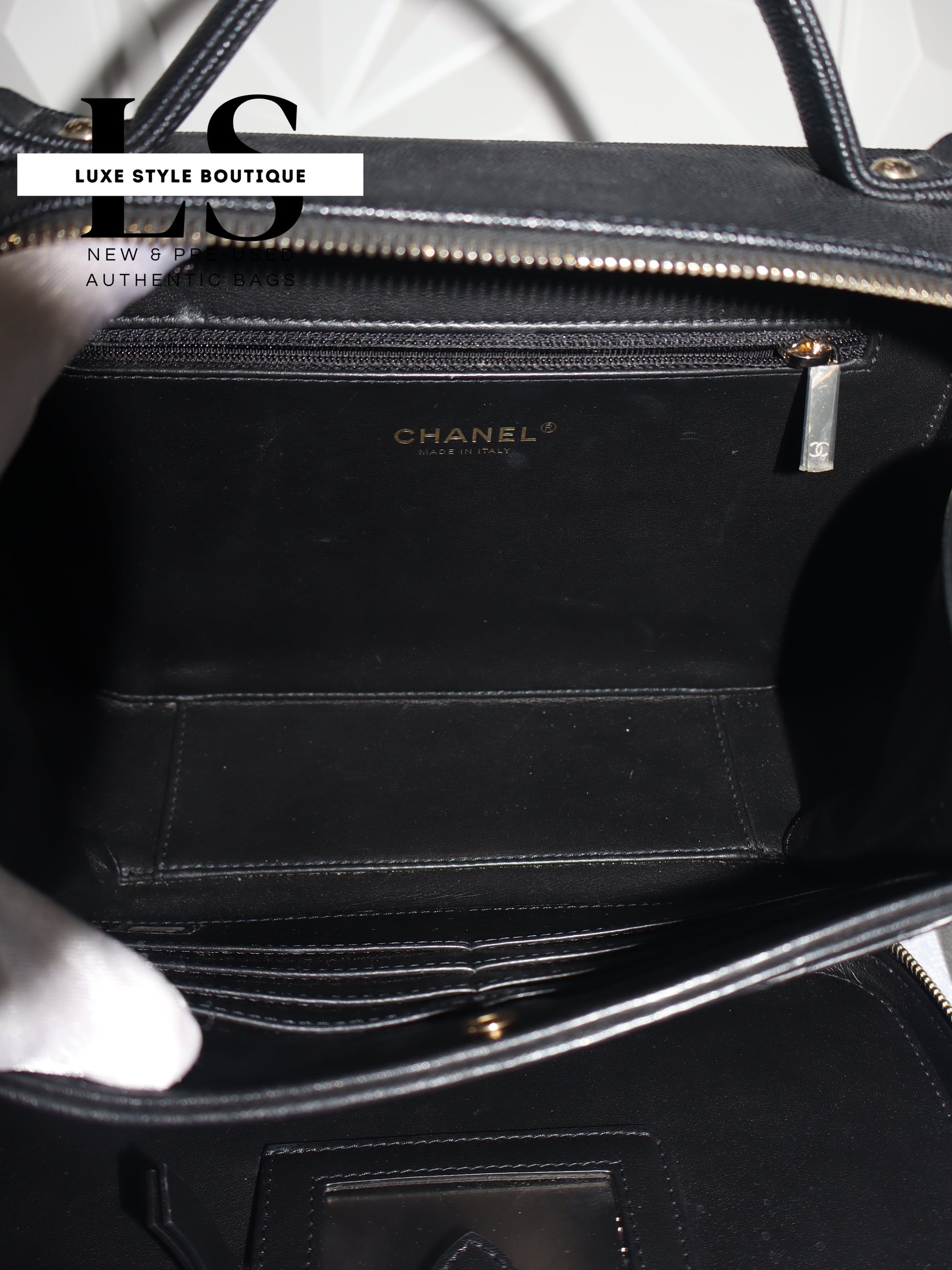 Chanel Filigree Quilted Caviar Vanity Case
