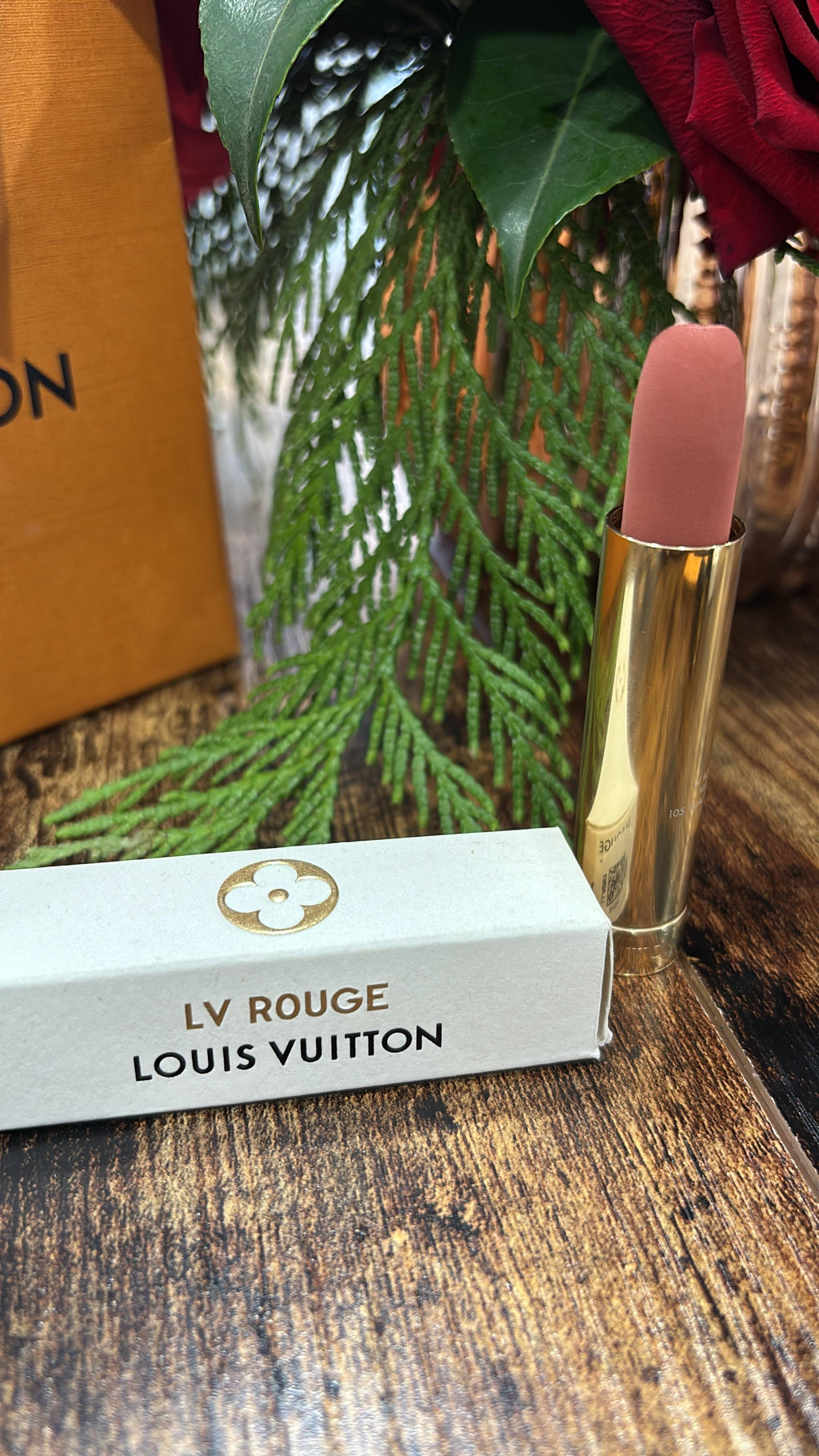 Louis Vuitton Makeup Rouge Matte RFL 105 Nude Necessaire