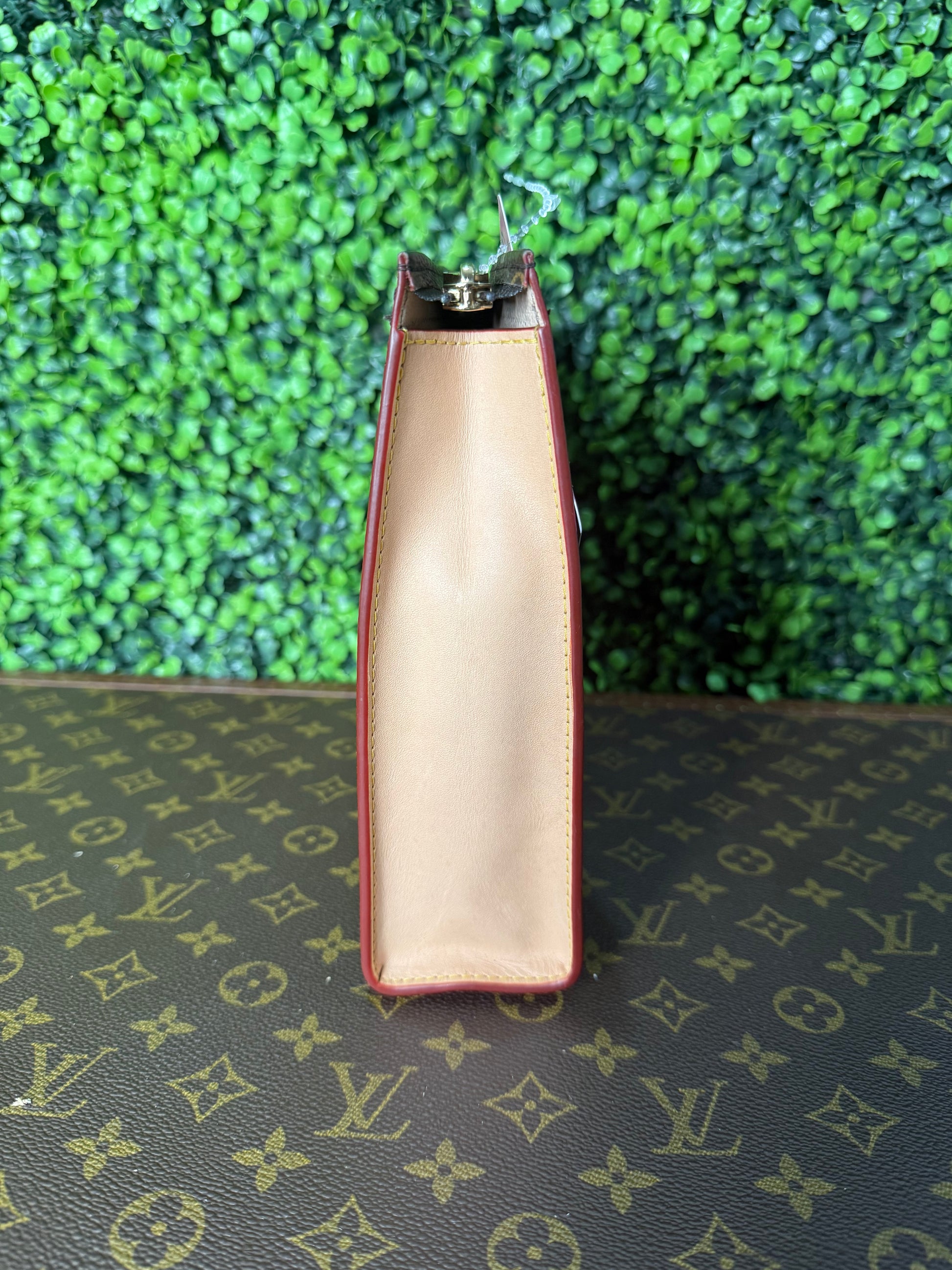 Louis Vuitton Pochette Toiletry 26 Monogram