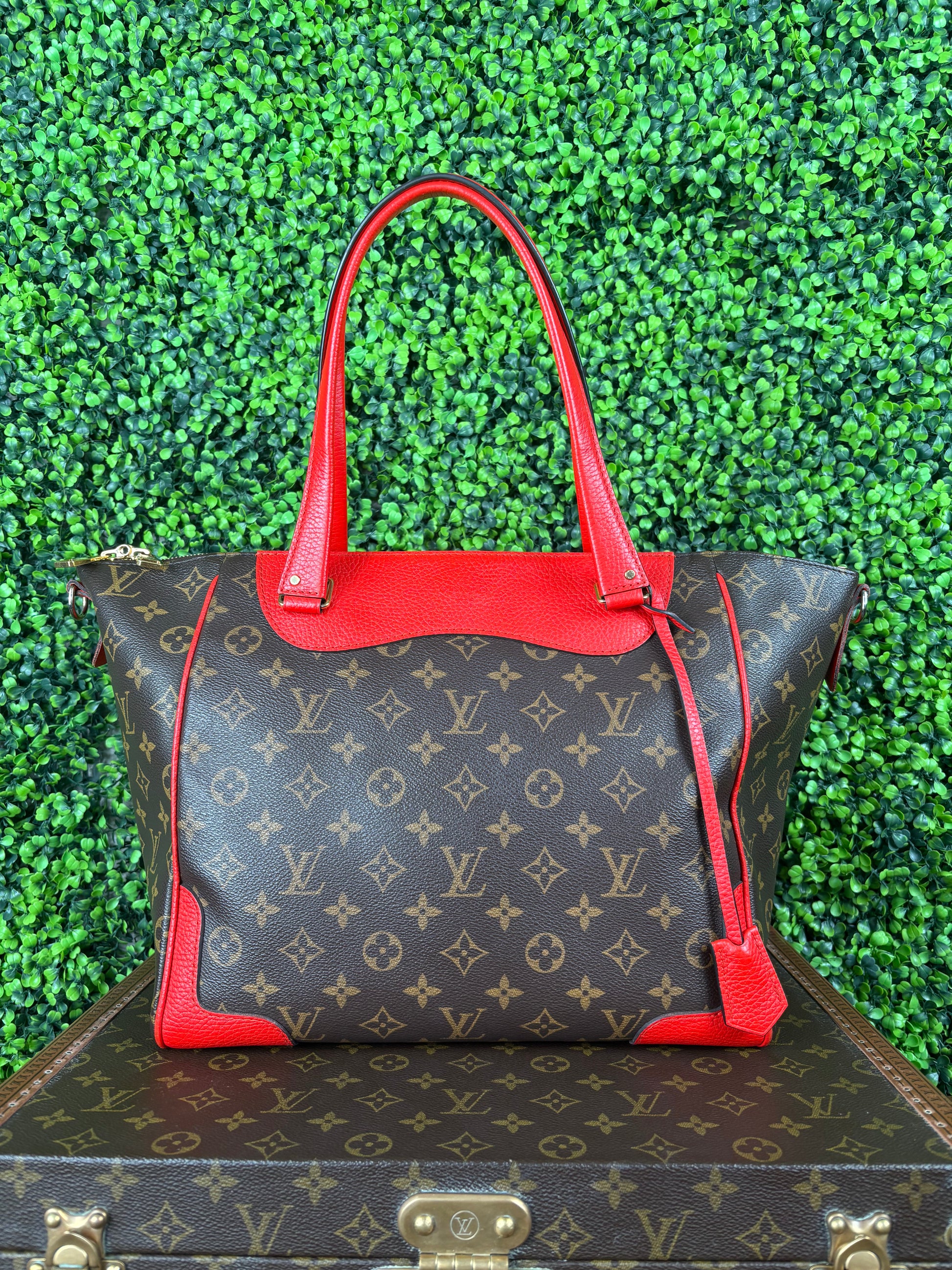 Louis Vuitton Coquelicot Estrela MM Monogram Canvas