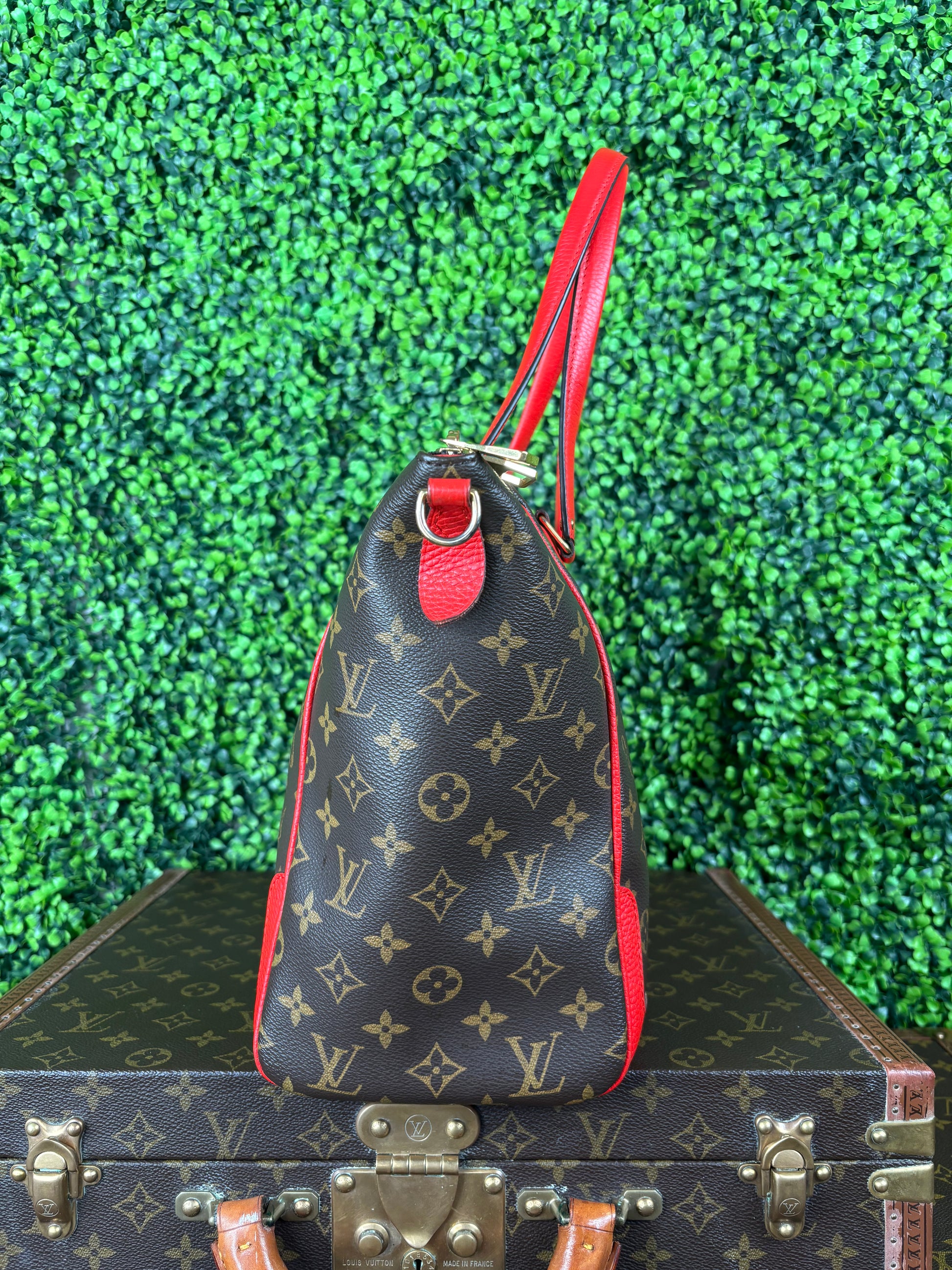 Louis Vuitton Coquelicot Estrela MM Monogram Canvas