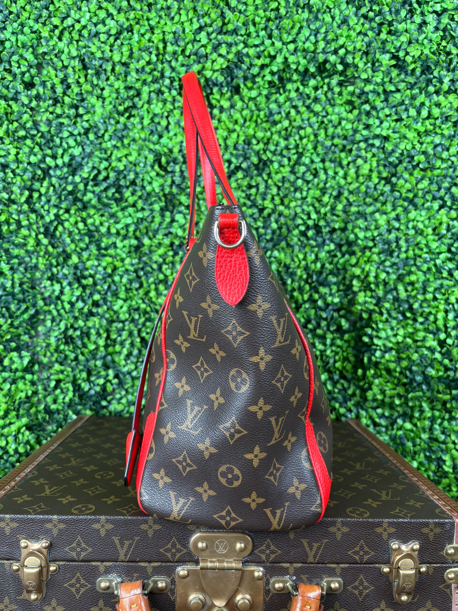 Louis Vuitton Coquelicot Estrela MM Monogram Canvas