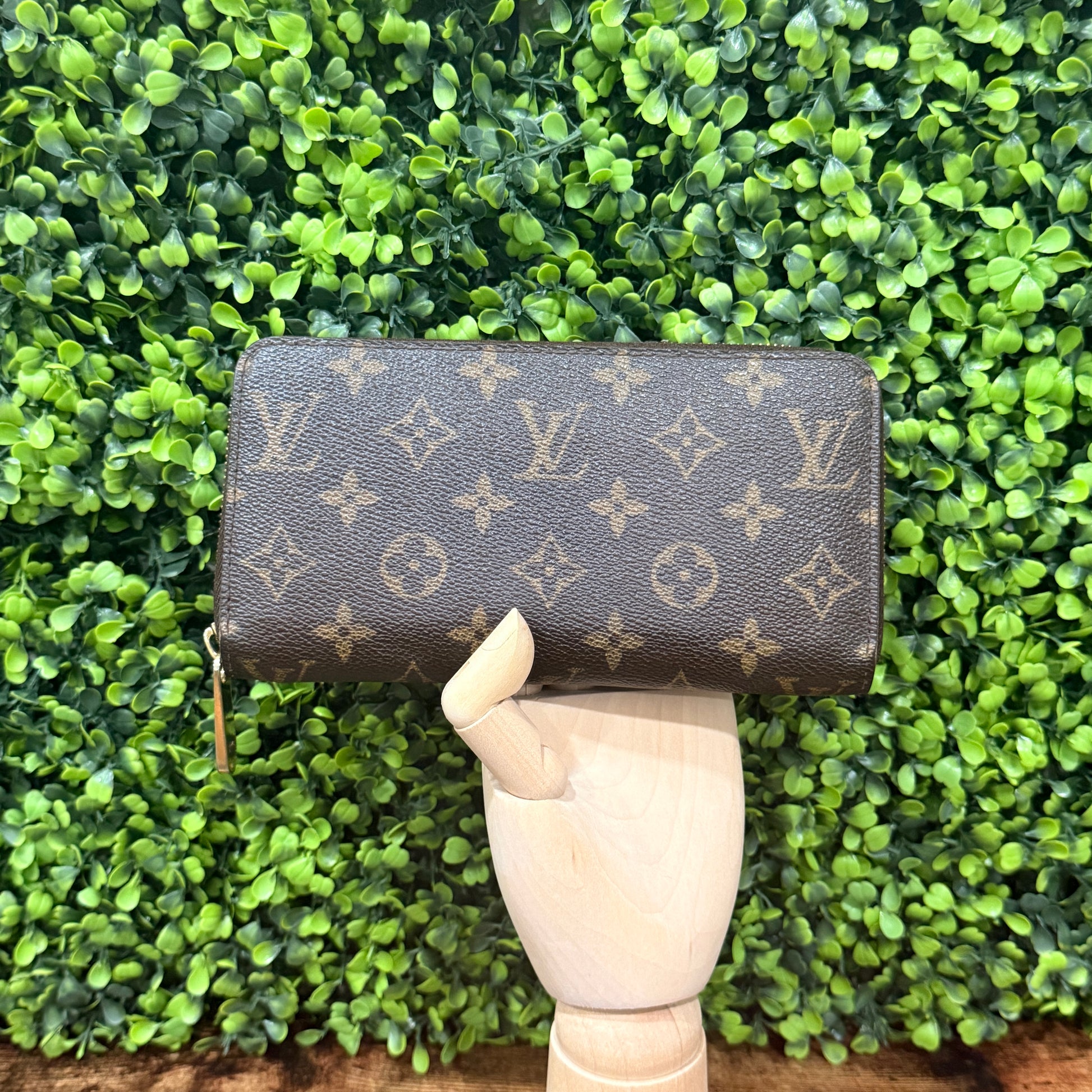 Louis Vuitton Zippy Wallet Monogram