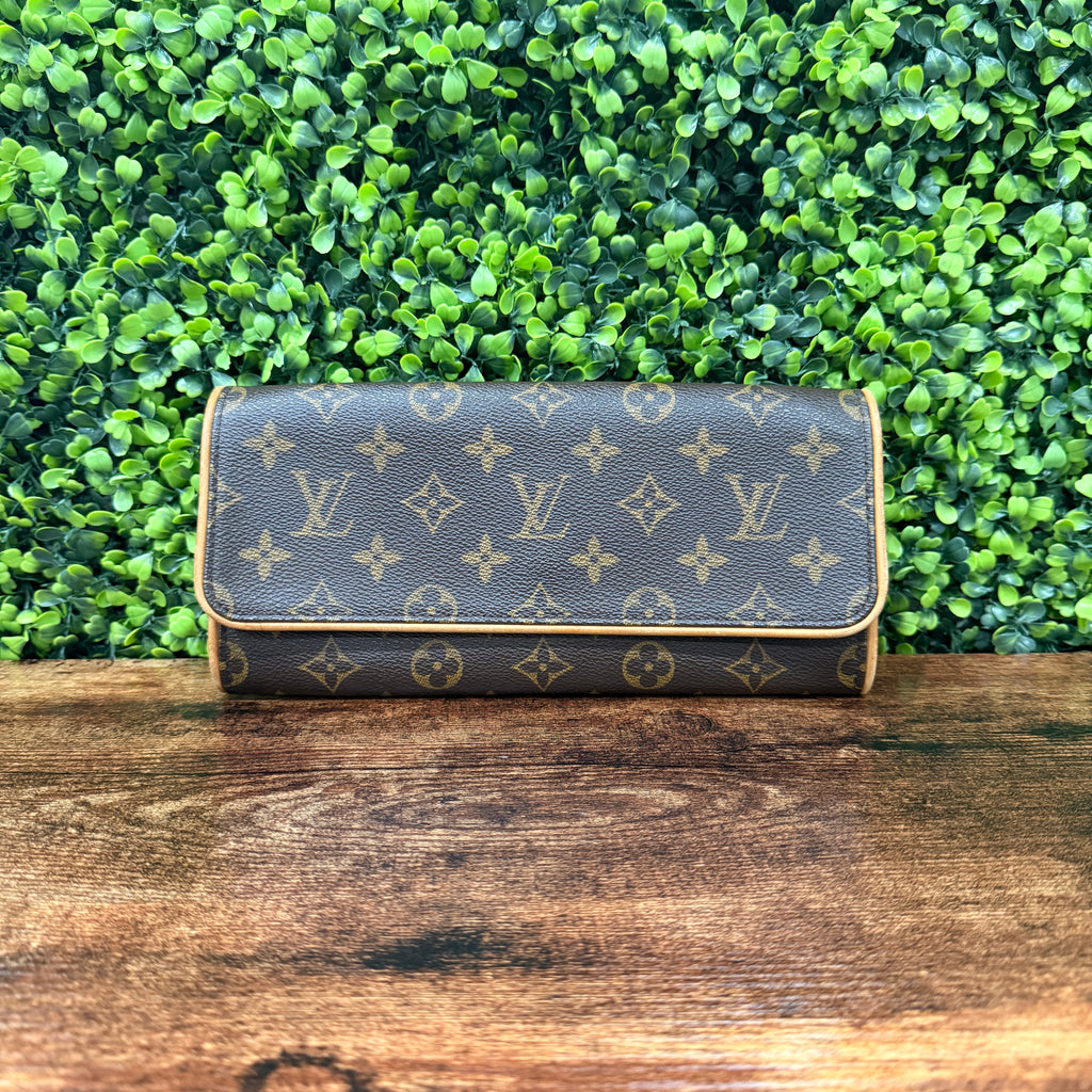 Louis Vuitton Monogram Pochette Twin GM