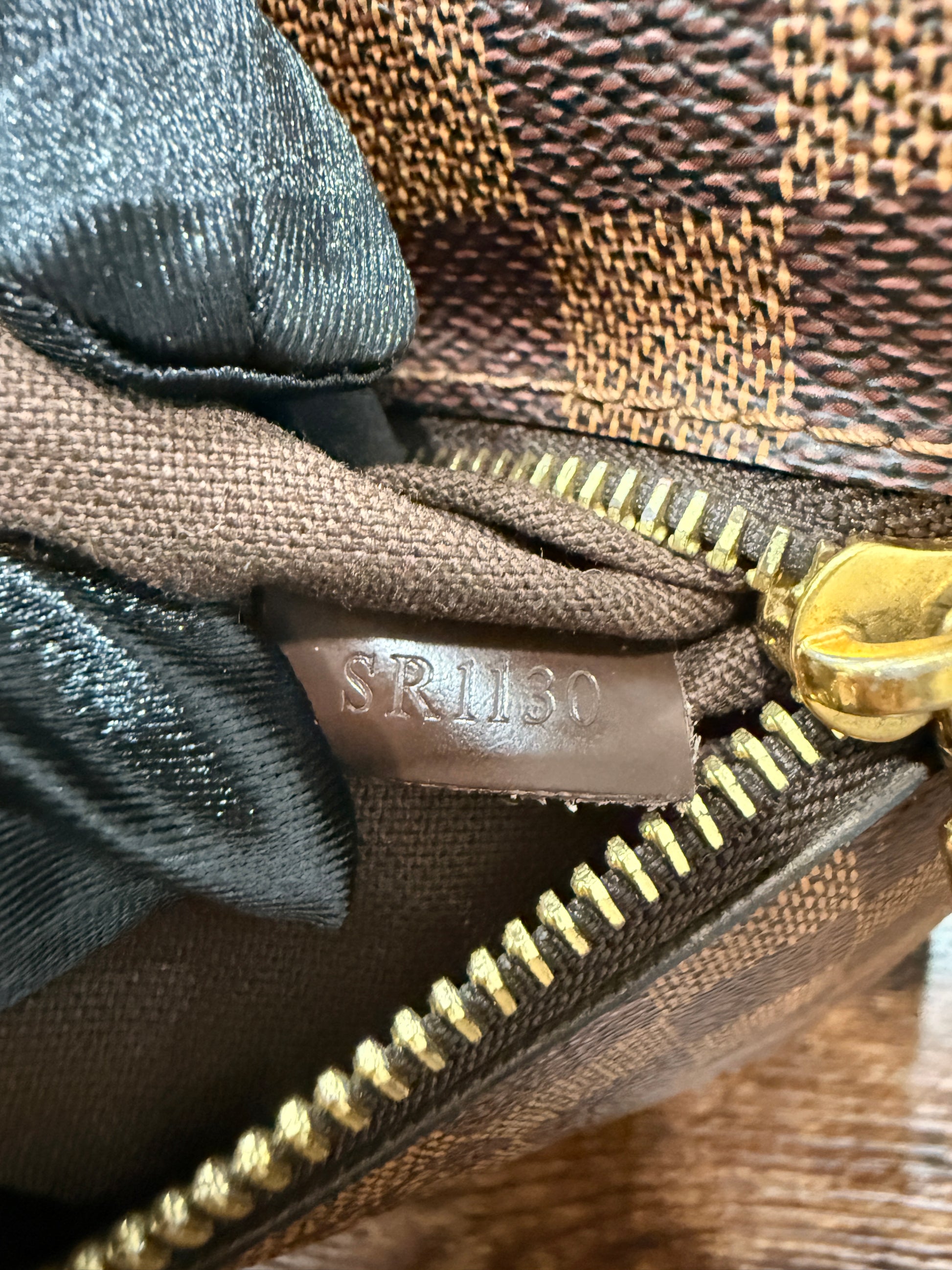 Louis Vuitton Damier Ebene Brooklyn MM