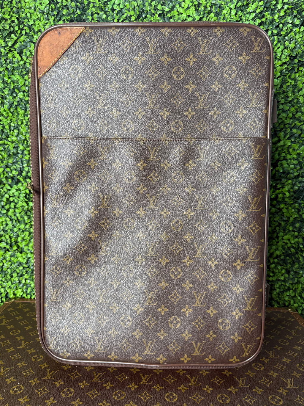 Louis Vuitton Pegase 55 Monogram